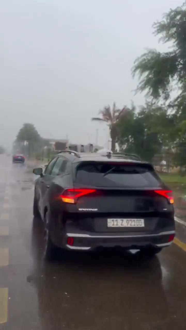 للبيع او مراوس🔥 Kia Sportage X Line 2024 🔥
وارد أمريكي | أعلى فئة (فول) | بانوراما | 4x4 | رقم بغداد
​الموديل: 2024
المركبة: كيا سبورتاج X Line
المنشأ: وارد أمريكي
المحرك: 2500 سي سي
المسافة المقطوعة: 28ألف
الدفع: فور ويل 4x4
​💎 المواصفات والمميزات (فول واحد على واحد)
​بانوراما على طول السقف.
​شاشة كبيرة (إيباد) على طول الدشبول.
​الأمان والرادارات: حساسات ورادارات أمامية وجانبية (نقطة عمياء) وخلفية.
​مفاتيح البصمة: بصمة أبواب، بصمة تشغيل، بصمة صندوق، وهاند بريك بصمة (فرامل يد كهربائية).
​مقاعد فاخرة: كراسي جلد + كراسي كهرباء.
​تقنيات: تشغيل عن بعد، شاحن (مخارج شحن) في جميع الكشنات.
​مظهر خارجي: لدات نهارية، إشارات في المرايا (أشاير مري).
​أداء: نظام قيادة سبورت (وأنظمة أخرى).
​📸 حالة السيارة والحوادث:
​الضرر: دفيوزر الدعاميه خلفيه بدون دواخل
​الإيرباك: بدون اي ايرباك.
​صور الحادث: موجوده داخل المنشور
​📍 المكان: بغداد - الدوره
📞 للاستفسار: ***********
​معلومات التسجيل:
​رقم السيارة: بغداد إنكليزي، باسمي (تحويل ثاني يوم).
​💰 السعر: 215ورقة وبيها مجال قليل
