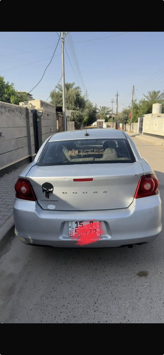 السلام عليكم 
دودج افنجر موديل ٢٠١٢
مكينه ٢٤٠٠ 
بيها ثلاث قطع صبغ لون سلفر
صدر امامي خلفي بحاله جيدة 
طخم تاير جديد 
كير محرك على تراي والفحص وبيها نقوصات يحتاجلها ترتيب
تحويل مباشر ورقم جديد ما تحتاج لا هزه ولا فحص
عارضه ب55$ بيه مجال لليشتري للتواصل (***********)بي واتس مكاني اطراف بغداد من جهت جسر ديالى جديد
