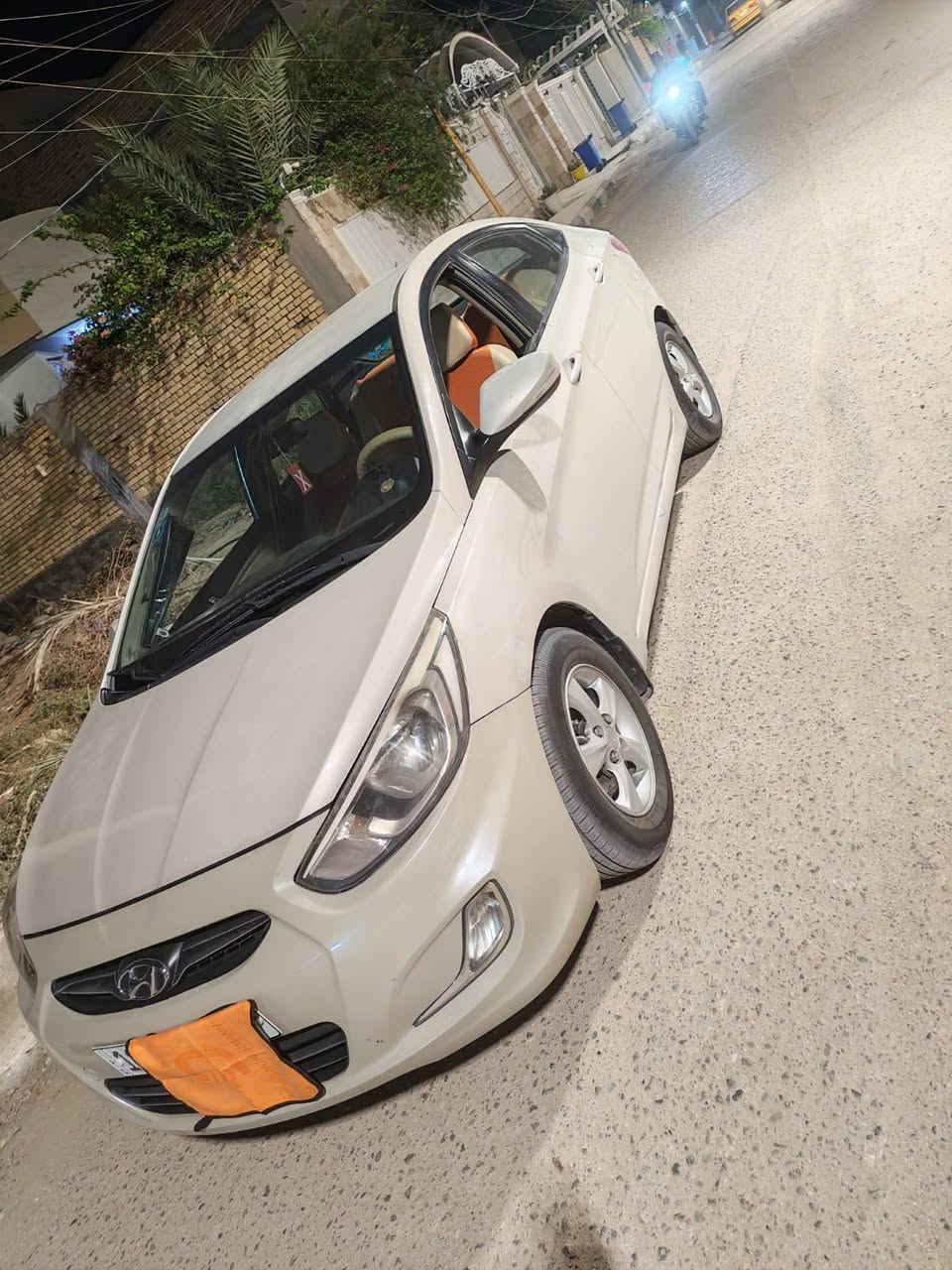 اكسنت 2016 خليجي 
محرك 1600 
رقم بغداد انكليزي ب اسمي مداور ثاني يوم
جاهزة محرگ گير تبريد حدادية كله جديد 
منظومة مال تبريد جديدة كلها 
محرگ جديد 
هزة جديدة
شاشة كاميرا جاهزة
بيها صبغ جمالية بدون ضربة 
السعر  88 وبيها مجال بسيط 
العنوان الناصرية مركز 
للأستفسار الاتصال 
***********
