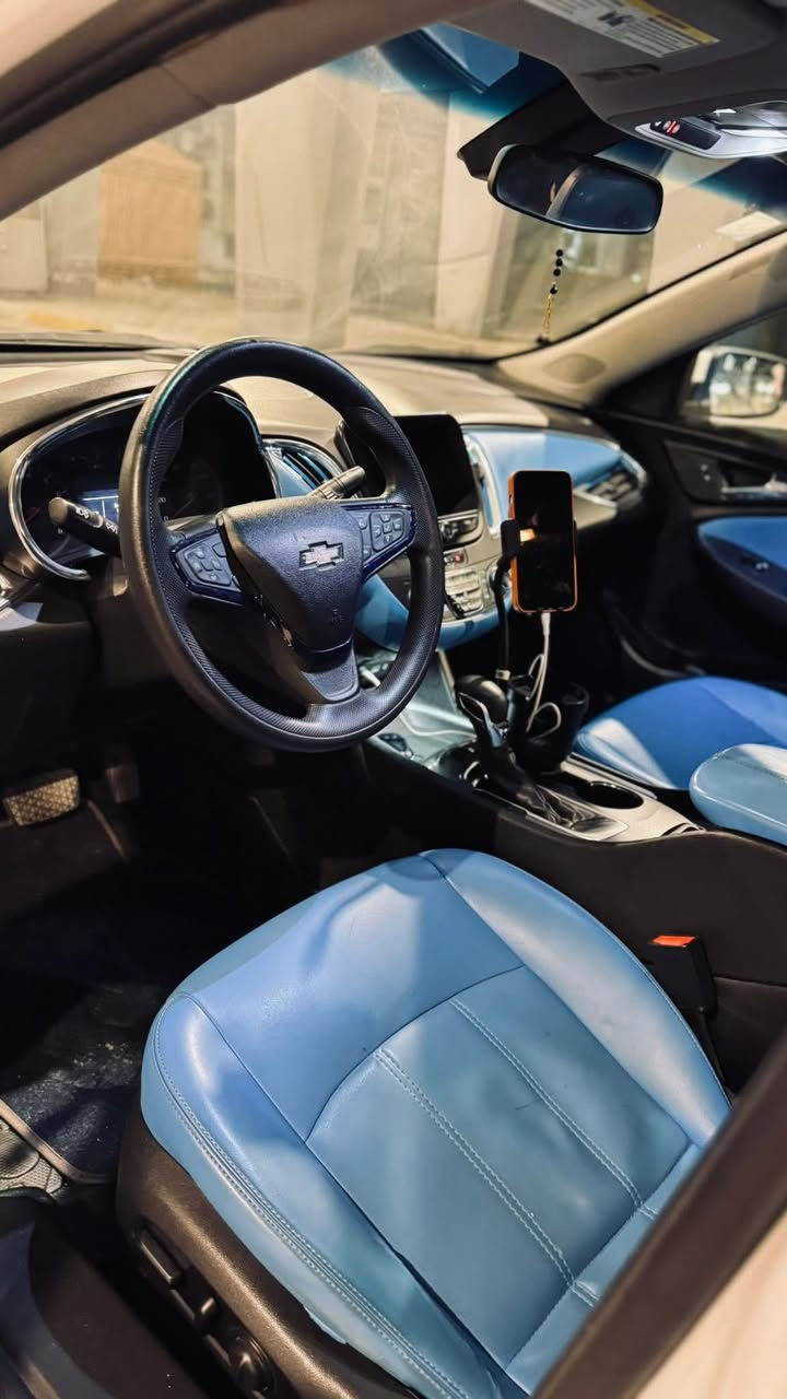 السلام عليكم 
ماليبو مديل 21 
محرك     1500 
معوقين كربلاء وكاله عامه باقي سنه ونص على تحويل 
ماشيه 150  كم 
موصفات     Lt    معروفه موصفتها 
حادثها موضح بل منشور وسونار موجود بل منشور 
بيها ملاحظات بصيطه جاملغ خلفي بي طعجه خفيفه موضحه بل صوره 
للبيع مكاني بغداد الحريه 
سعرها   110 $  وبيها مجال
***********.    التواصل فقط واتساب او اتصال
