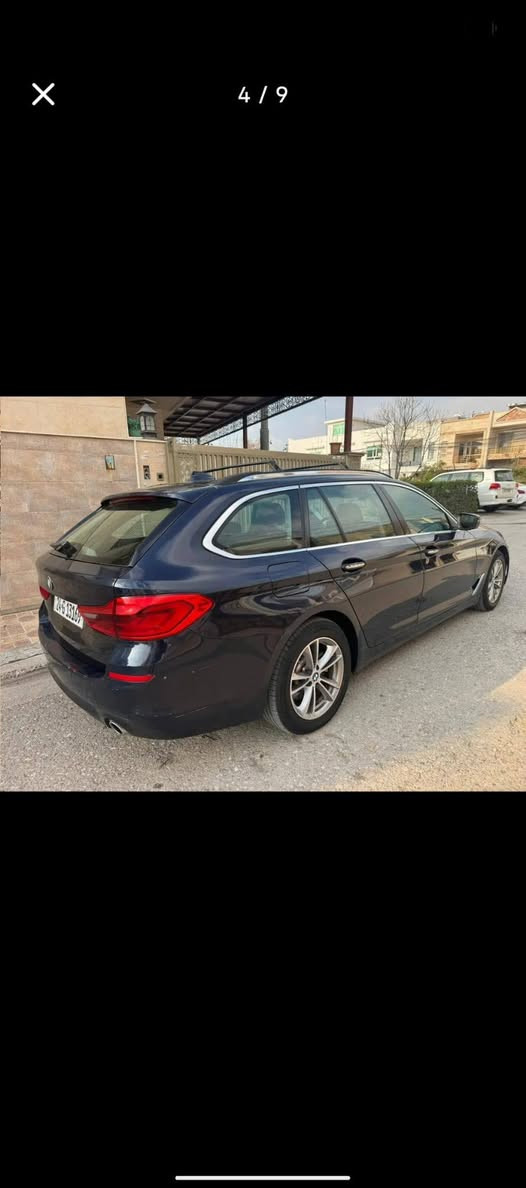 ‏Bmw 520i موديل 2018 ( بانزين ) خليجي
 السعر 135 $ 
  ابيع فقط  

اي استفسار........***********...... 
مكينه اربعه سلندر توين بور تيربو كلش قتصاديه وسريعه
شلعتها ومعدلها شي مخيف

السيارة بدون حادث كفاله عامه  فقط بابين مبدل بيهة امامي ثنينهن نفس الون للجمالية

السيارة خليجية 

تحويل او وكالة نفس اليوم 

المواصفات

بصمه تشغيل 
مثبت سرعه 
صندوك كهربائي + شفط 
ليد داخلي 12 لون بلاد 
كشنات اماميه  خزن  + ستيرن خزن 
شاشة جبيرة حساسات اماميه + خلفيه 
تحكم فتح وغلق الجام من خلال البصمه
مصابيح داخل يدات الابوب للترحيب وتذكير القفل وفتح السياره 
مري كلاب .. مري شفط 
كير اوتوماتيك + عادي 8 نمر ونظام sport
لايتات زينون بلاد عالي ناصي بك لايتات ليد بلاد 
داخل السياره جلد طبيعي مشمشي 
الكشنات الاماميه تحكم كهربائي فول
تحكم ستيرن جهتان فول 
ستيرن خزن كهالسيا
امكانيه التحكم في كمبيوتر السياره
ماوس داخلي للتحكم التام في السياره والكمبيوتر 
انظمه ملاحه متطوره حسب الموصفات
امكانيه ربط الهاتف بشكل متكامل
سايد بريك كهربائي بصمه 
نظام مانع الانزلاق
زجاج المرايا الجانبيه والوسطيه للسيارة عاكس للضوء
التبريد التحكم من قبل السائق او من خلال قياس درجات الحراره وتحكم التبريد الخلفي منفصل بالكامل عن الامامي مع امكانيه التحكم به من قبل السائق من خلال الكمبيوتر 
نظام الايرباك لجميع جوانب السياره
حساس امامي خلفي 
نظام السماعات فول استريو +دمام ومضخم بلاد
كمبيوتر لفحص جميع المركبه وعند وجود اي خلل يخبرك في مكان العطل والخلل 

ملاحظة .. 
عندي خلل بل محرك فقط هذا ينزل من السعر  البيع 
مكاني بغداد الدورة...
