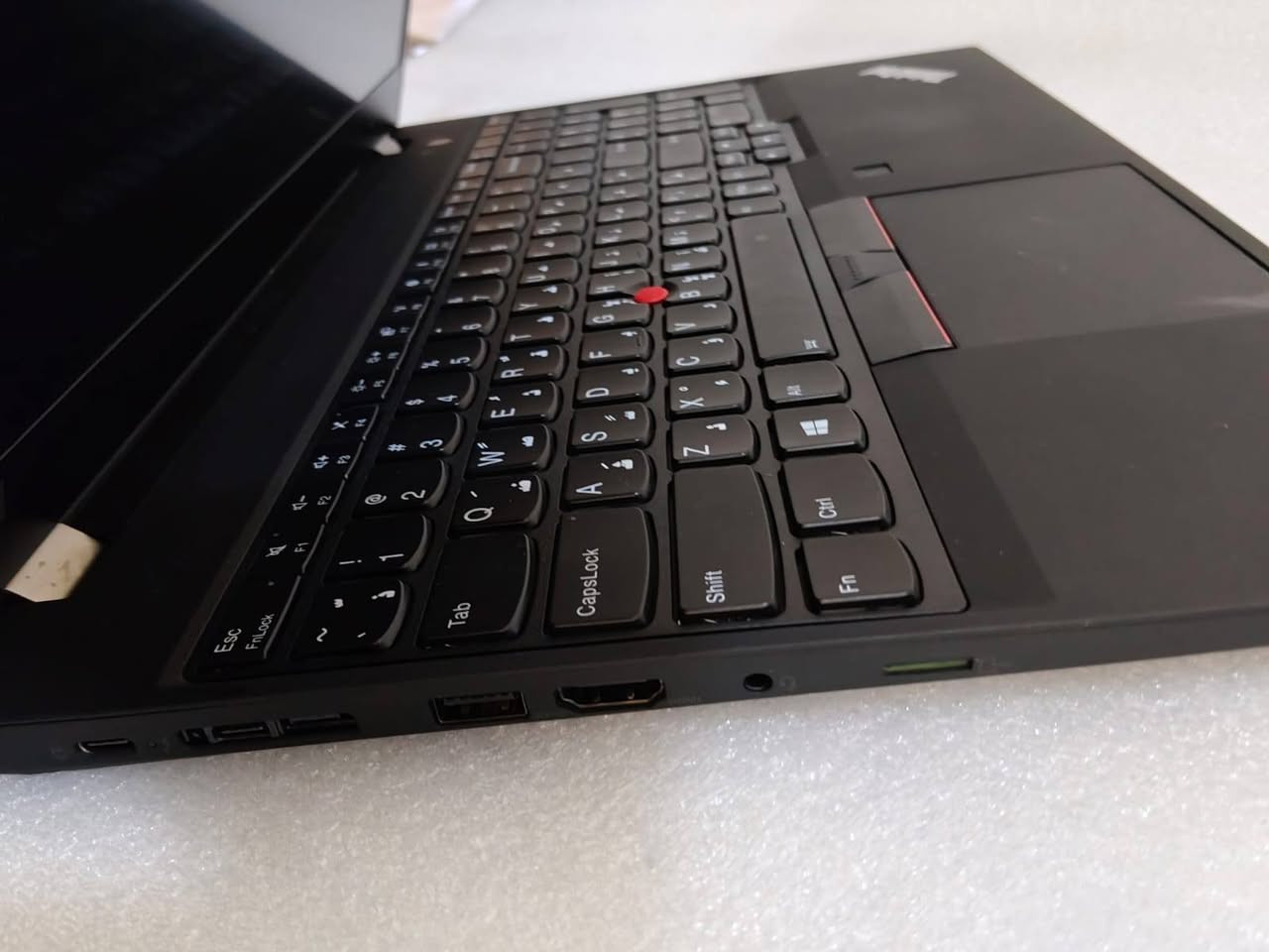 🔥 توازن يجمع القوة والعملية 🔥
⚡ Lenovo P53s

🔹 Core i7 الجيل 8
🔹 RAM 16GB
🔹 SSD 512GB
🔹 كارت شاشة خارجي 2GB

جهاز عملي مناسب للعمل والدراسة والاستخدام اليومي المتقدم
أداء مستقر يلبي مختلف الاحتياجات اليومية
تصميم متين من سلسلة ThinkPad المعروفة بالاعتمادية
توازن جيد بين الأداء واستهلاك الطاقة
خيار مناسب لمن يبحث عن جهاز عملي ومستقر

🎯 الاستخدامات:
✔️ الدراسة والجامعة
✔️ الأعمال المكتبية
✔️ البرمجة
✔️ التصميم الخفيف إلى المتوسط
✔️ الاستخدام اليومي المتقدم

🚚 يوجد توصيل لجميع محافظات العراق
🛡️ ضمان 10 أيام

📩 للاستفسار عن اللابتوب أو السعر راسلنا خاص


**إذا كنت صاحب هذا الإعلان وتريد حذفه لأي سبب، رجاءا أرسل رسالة إلى الدعم الفني**
