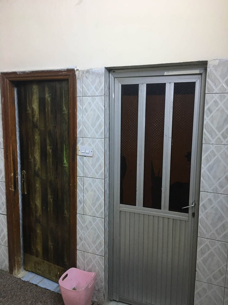 دار للبيع مساحة 144م يحتوي ٥ غرف نوم طابقين دبل فاليوم قرب الشارع العام
الموقع مدينه الصدر شارع الجوادر قطاع 56 مقابل مكتب السيد الشهيد الصدر
للاستفسار الاتصال ***********
