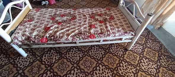 كنتور للبيع مع سرير نفر واحد لاتصال على رقم ***********
