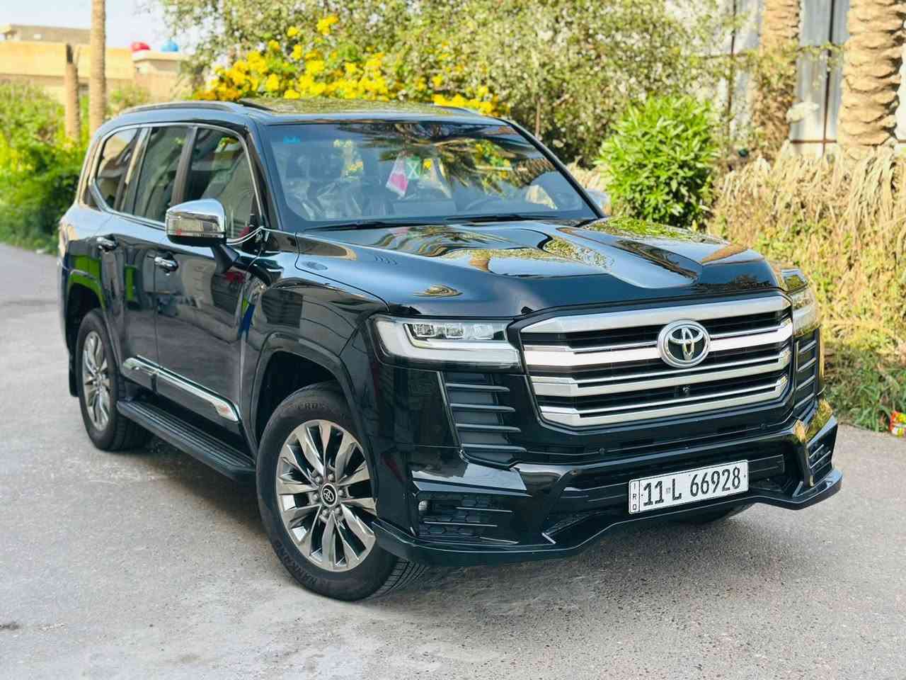 لاندكروز 2024 VX لمـتد فول 1/1

السيارة مغلقة PPF الشارقة 

السعر 665 وبي مجال 

السيارة كفالة عامة عداً اربع اصابع PDR بحافة البنيد 

مواصفات فول الفول معروفة الVX 

السيارة بأسمي رقم جديد 

عنوان الكريعات بيع او مراوس 

***********
