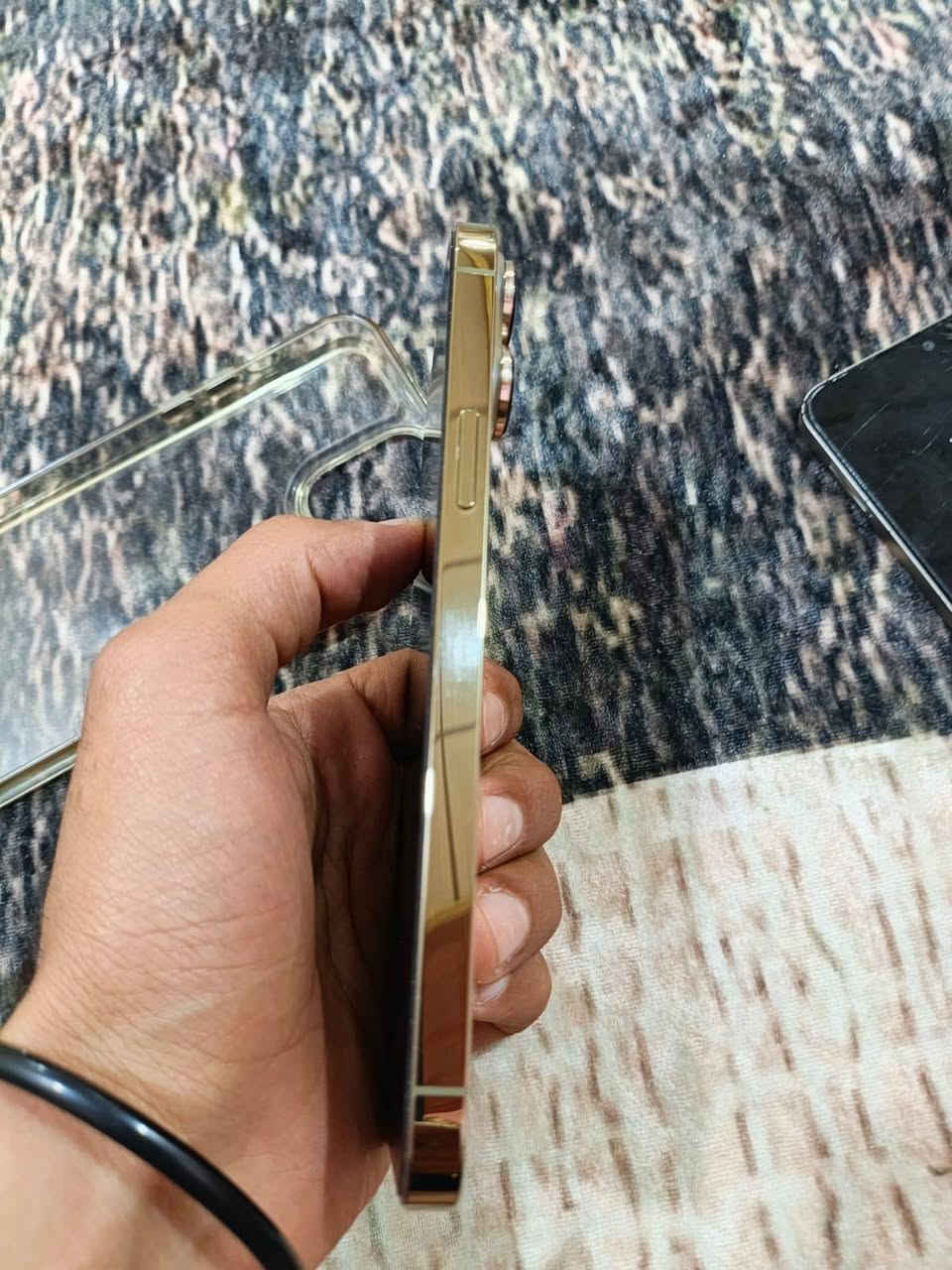 الهم صلي على محمد وآل محمد 🌺
سلام عليكم 🎀
جهاز البيع 13 برو ماكس 🎀
نضيف جهاز 99٪ 🎀 
ذاكره واحد تيره 1000🎀 
بطاريه 84 🎀
شريحه دبل 🎀
جهاز ويا ملحقاته شاحنه و كارتونه فقط 🎀
سعر خاص 🎀
عنوان بصره قرنه ناحيه الثغر 🎀
متواجد واتساب فقط 🎀 
***********
