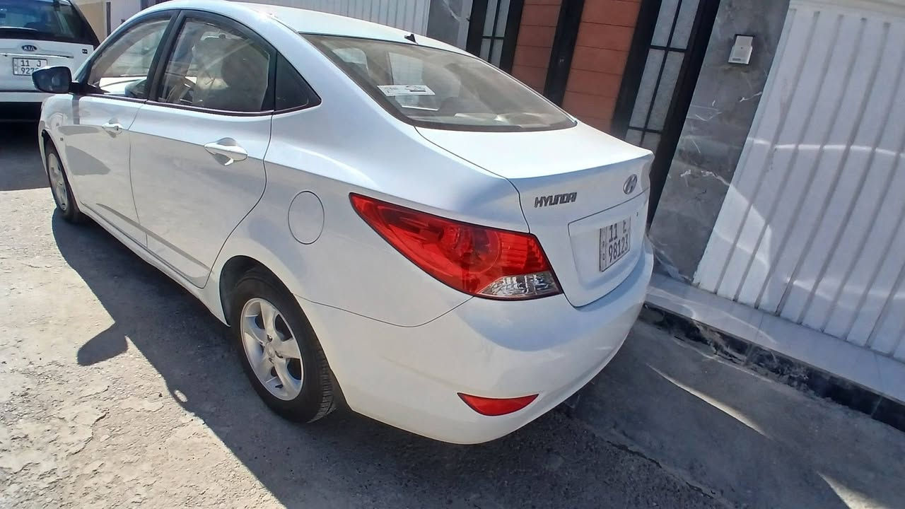 السلام عليكم شباب اكسنت موديل ٢٠١٣مال الشركه العامه ماشيه ٤٤السيارة كلش جديدة عارضهه لبيع ١٢٠ قفل مكاني بغداد  الدورة رقم الهاتف ***********
