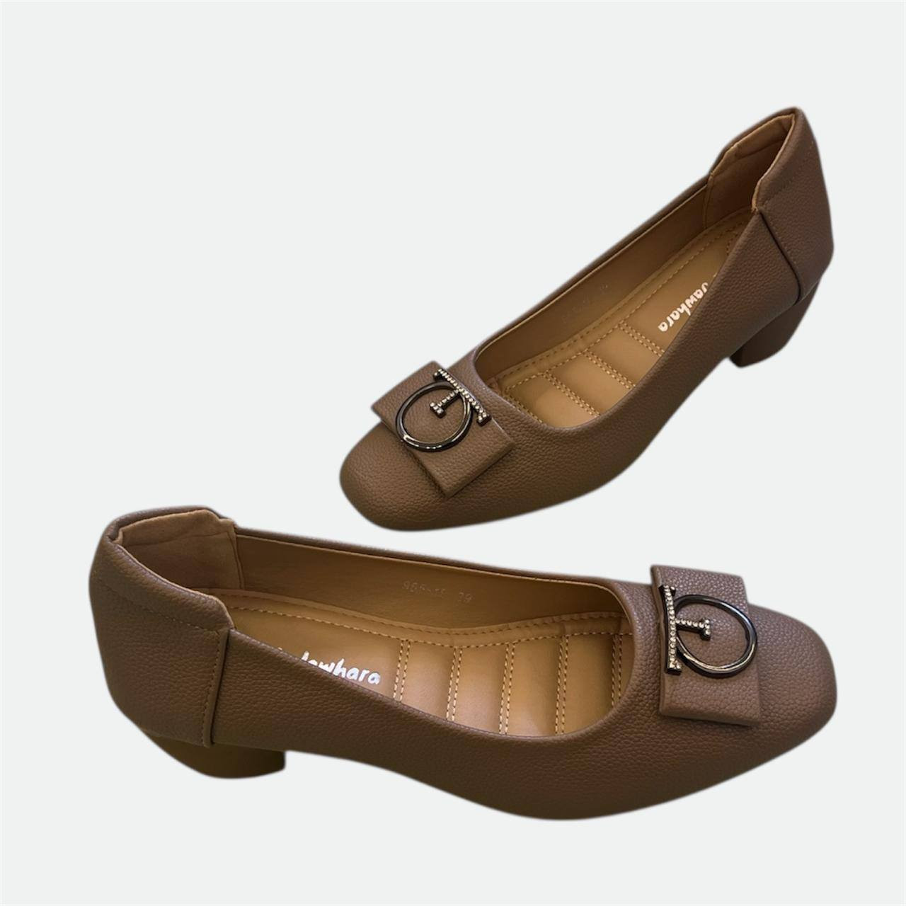 يسعد مسائكم بالخير زبائنا الكرام 
كل ماهو جديد ومميز تجدونه لدى احذيه وحقائب علاء 
حذاء كعب مفصول ارتفاع ٣ سم بشرط جلد طبيعي وزن الريشه خفيف جدااااا وطبي وبشرط ماركات عالمية قياسات خاصه ٣٩ ٤٠ ٤١ ٤٢ ٤٣
موديلين بالمنشور الألوان والاشكال في الصور 
للحجز مراسله البيج او واتساب ***********
توجد خدمه توصيل داخل القضاء وجميع محافظات العراق
