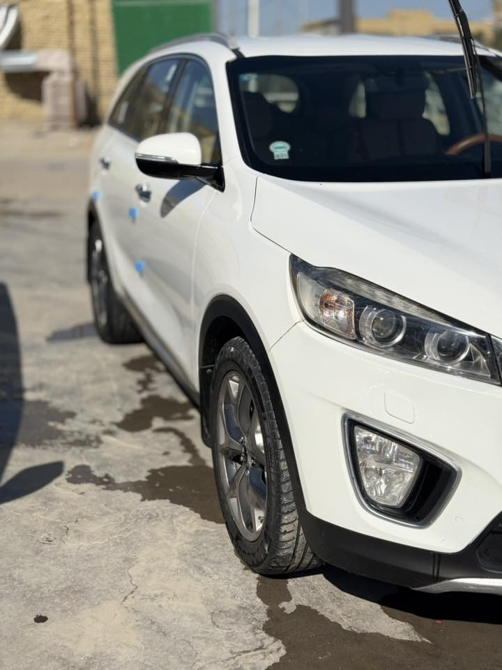 سورنتو ٢٠١٦ ،خليجي
 رقم بغداد
 لون ابيض داخل قرمزي 
 سبعه راكب 
مدوشمه سياره كشنات وارضيه
 ماشيه ٢٠٠ الف سياره مابيها اي نقص 
محرك ٦ سلندر 
 مرايات شفط
جنطه كهربائيه سياره بصمه عدد ٢ 
 حساسات اماميه خلفيه 
بردات للكشنات الوسط 
 تلث قطع تبريد بالضافه الى تدفئة وتبريد للكشنات 
السياره موجوده ناصريه  الفداء حي الحكيم خلف مطعم الحوراء سعر سياره (٢٢٠ ) وبيها مجال 
***********
