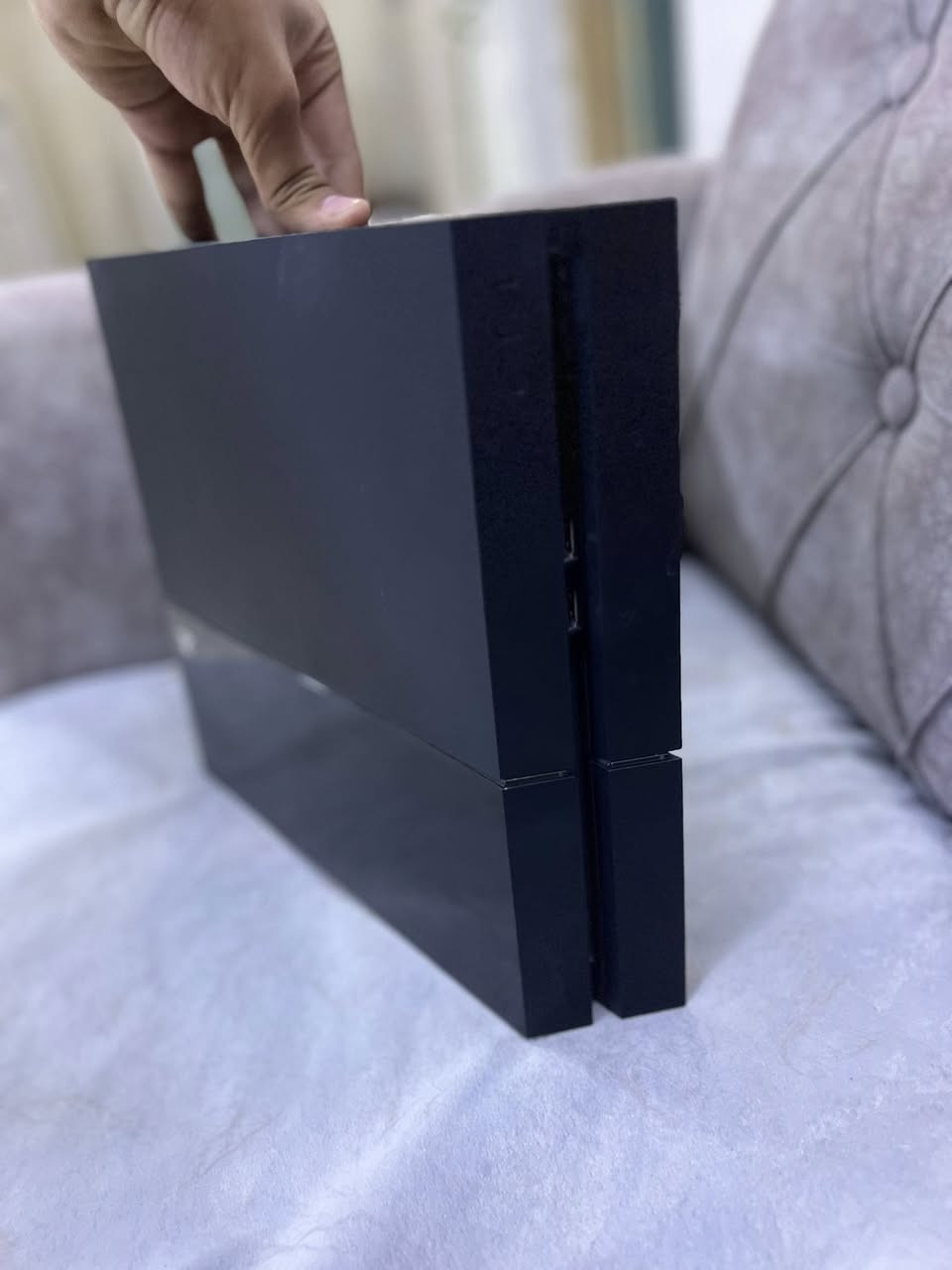 🎮 للبيع بلايستيشن 4 (PS4) مهكر 🎮
✅ سعة 500GB (نص تيرة)
✅ نظام 9.00
✅ الجهاز مهكر وشغال ممتاز وقطعه الهكر فلاش وليسه هارد 
✅ وياه يدين (2) أصليات
✅ شخط خفيف فقط، وما يأثر على الأداء

💰 السعر: 250 ألف دينار عراقي، وبي مجال بسيط

📍 الموقع: بغداد - المحمودية - قرب الحولي

📞 للتواصل: ***********

الله يبارك للمشتري.
