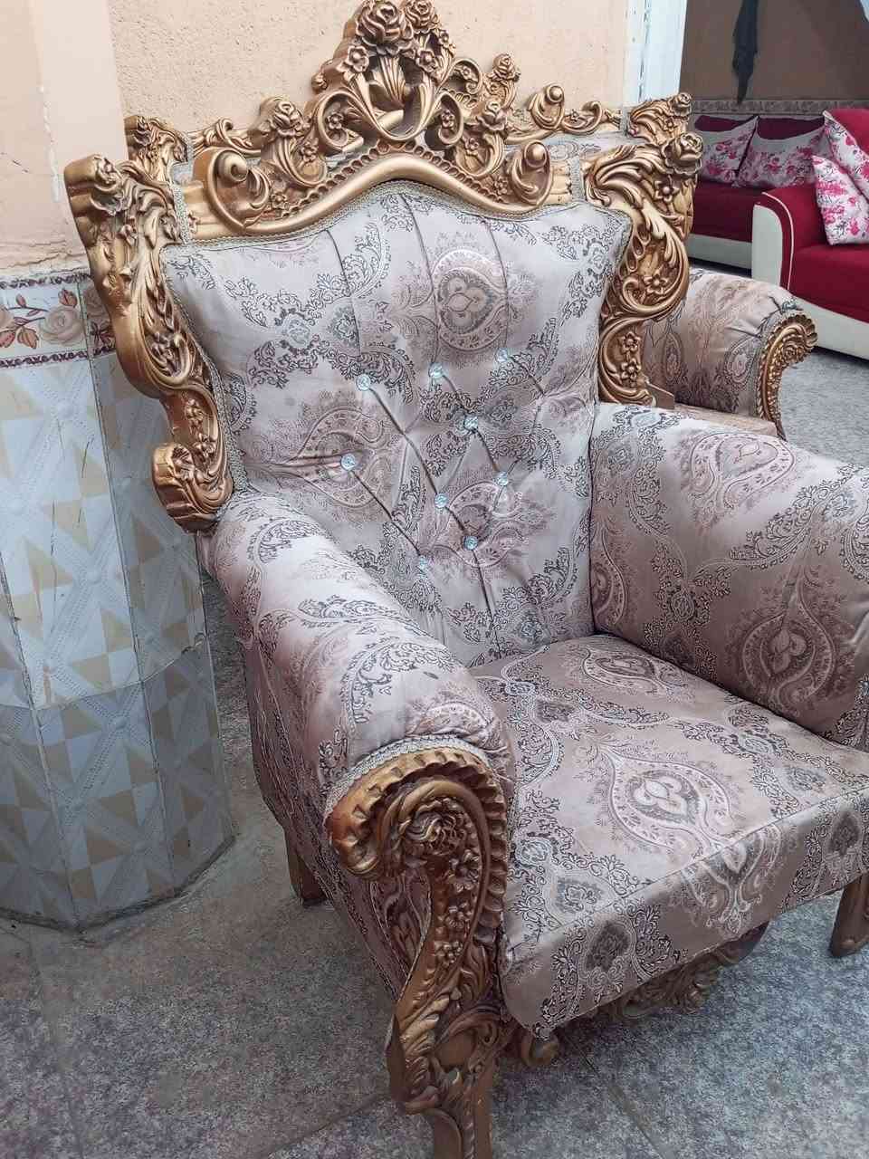 يالله تخم ملكي 5قطع 10مقاعد جديد ونضيف مابي أي ضرر السعر 325 وبي مجال لشراي ناصريه مركز ***********
