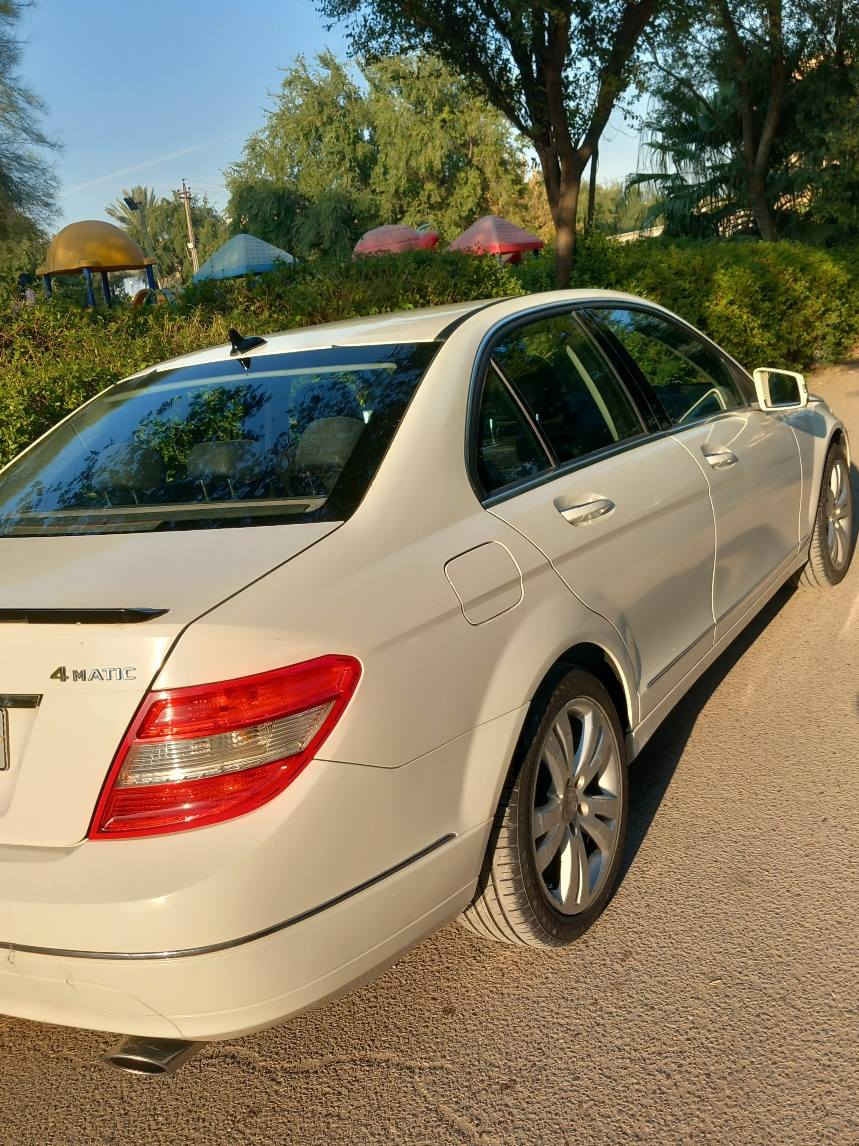 مارسيدس V6 C300السيارة رقم انكليزي/بغداد كير ومكينة  نظيف شرط على الفحص ، تفئة وتبريد فول بيهة حادث بسيط بالهلال من جهة السايق ضررها كلش بصيط خمس أصابع . الباقي مكفولة شرط عالسونار .
سيارة باسمي للشراي الاتصال بالرقم *********** بغداد, العراق
