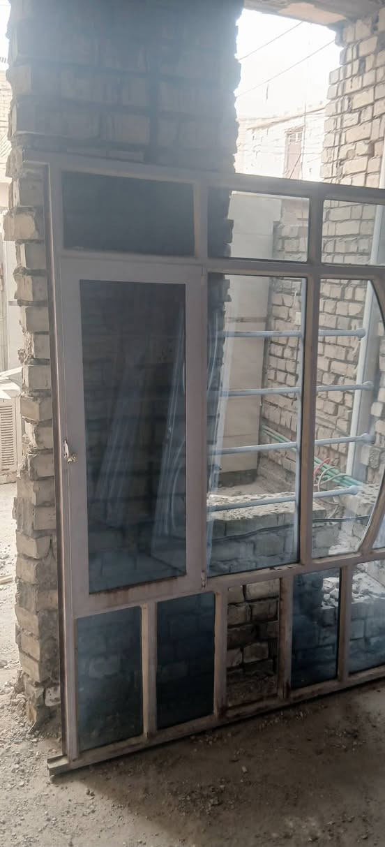 سلام عليكم 
ابواب وشبابيك حديد وابواب المنيوم تفصال وجرجوبت باب خشب جبيره للبيع كلهن بسعر مناسب للستفسار الاتصال على الرقم ***********
