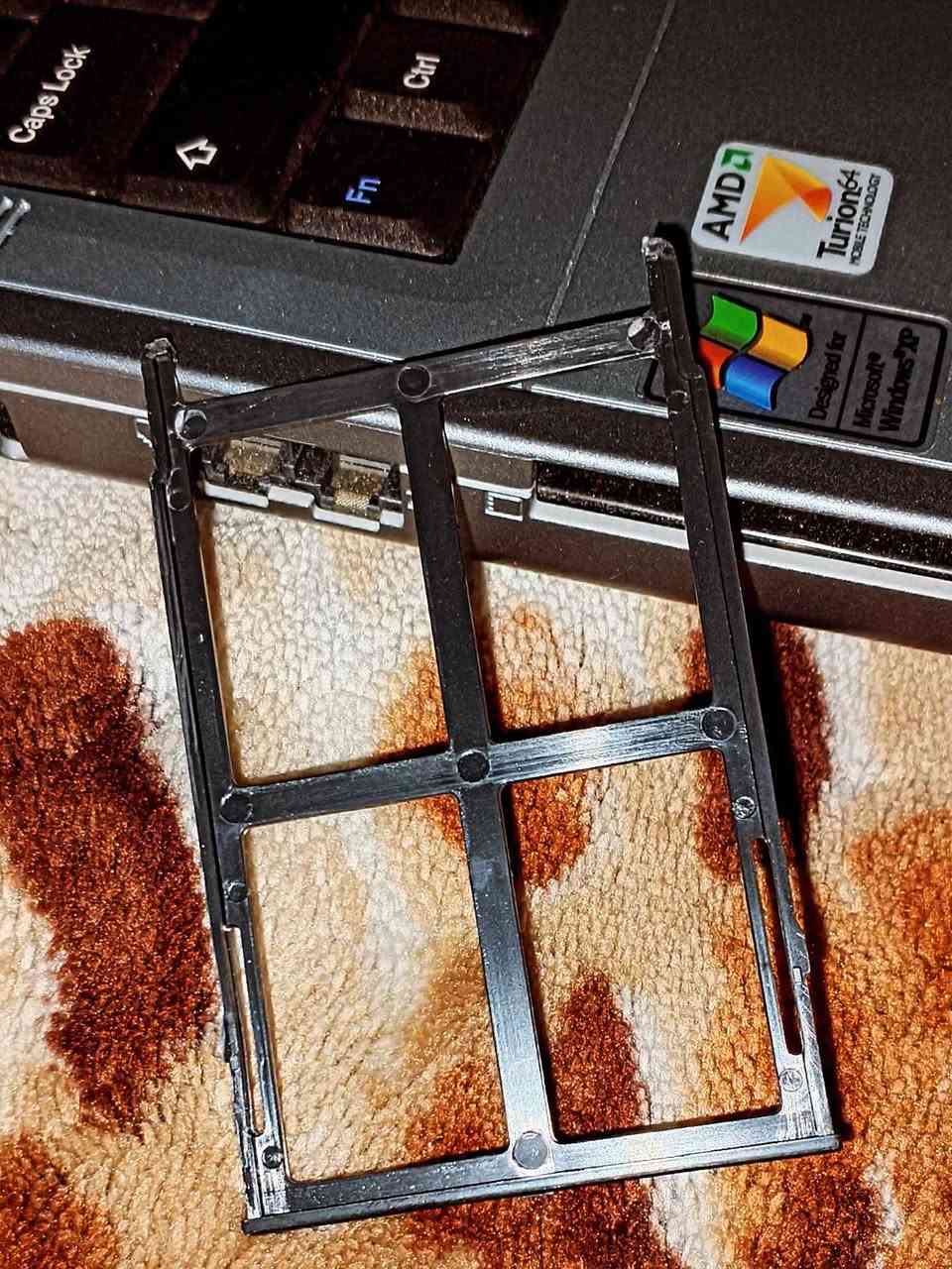 ميديون نظام ويندوز XP 
للهواة و المجمعين الخ.... 
يوجد توصيل كل محافظات العراق فقط 
شغال 100٪ على شاحن بطاريته اصليه منتهية
جهاز تحفه حرفيا بغداد, العراق


**إذا كنت صاحب هذا الإعلان وتريد حذفه لأي سبب، رجاءا أرسل رسالة إلى الدعم الفني**