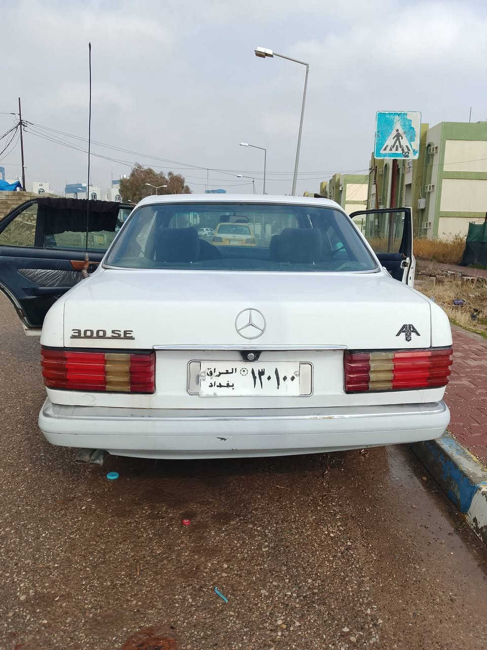 سلام عليكم مارسيدس  جامبو باب طويل البيع سعر 60ورقه وبيه مجال الطيبين مديل 91محرك بلادي سياره وكفه سنه محلاضه سياره اخله من صور بل حقيقه تخم تأيرات جدد امامي وخلفي حداديه 75٪نضافه محرك بس عنكبوت الله شاهد عليه ضمان مكينه وكير تحويل عل بصمه شرط سياره طلفيه عله وضعيته ابيعه سياره متروكه بس انطيك ضمان بل مكينه وكير فتحه عاطله داخل 60٪نضافه بس سياره خير من الله ملاحضه اغره المنشور زين وكلب بل صور زين ياله تخابرني رجا الي مو شراي لا يتعبني وياه ولا يكسر بحلال العالم اكو بل سوك هوايه ما متواجد عل فيسبوك هاذه رقم الهاتف *********** مكان سياره كركوك
