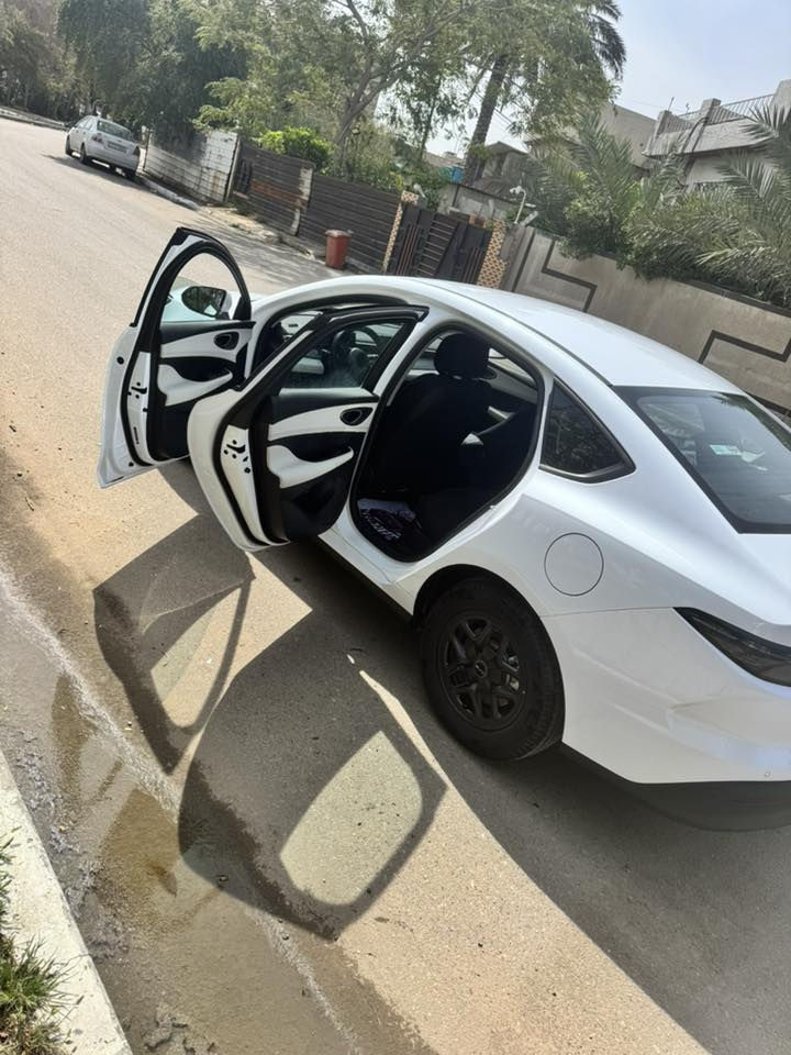 سيل فايف  رقم بغداد  ماشيه ٤الألف ونص.   نكول ٥الاف سياره زيور كفاله عامه.  موصفات معروفه بيه ذكا اصطناعي تشحن من كيفه. غراضه كامله. من كل شي. عنوان بغداد سعر ١٨ و٢٠٠  وبيه مجال حك جيه. ***********
