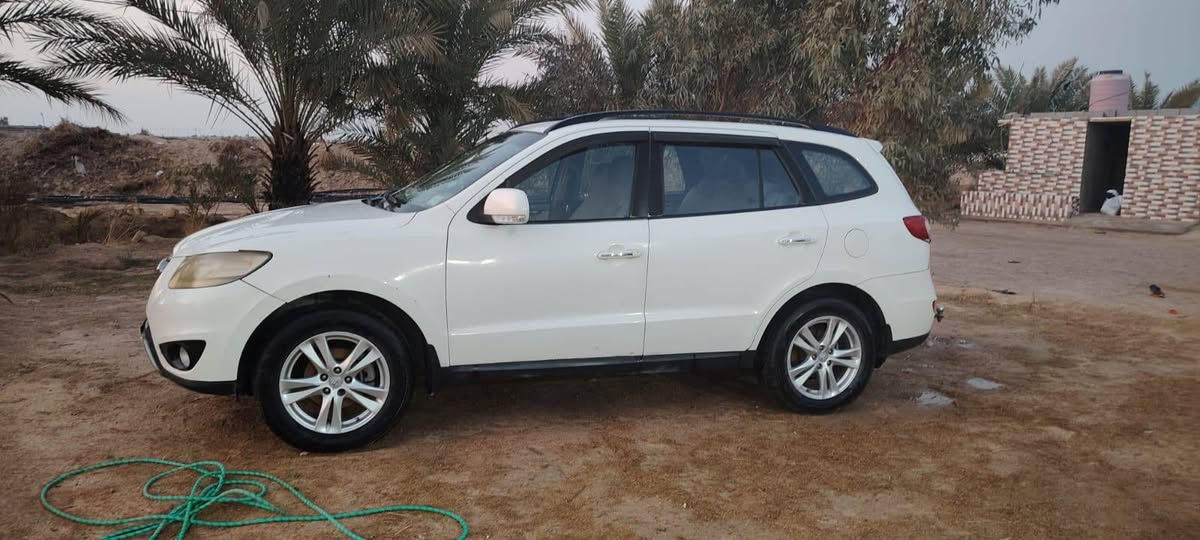 السلام عليكم ورحمة الله وبركاته سنتافي 2012 بيها صبغ حزام فقط أثر حادث رصيف ر بعض الشخوط
المواصفات.
محرك 3500 مامفتوح وترايك وين ماتريد
سته سلندر
سبعه راكب
سنويه مجدده ٢٠٢٩
اشاير بالمري كشن كهربائي
فتحه بنوراما
 رقم دولي باسم البائع  السعر 150 بيها مجال  الاتصال على الرقم
***********
