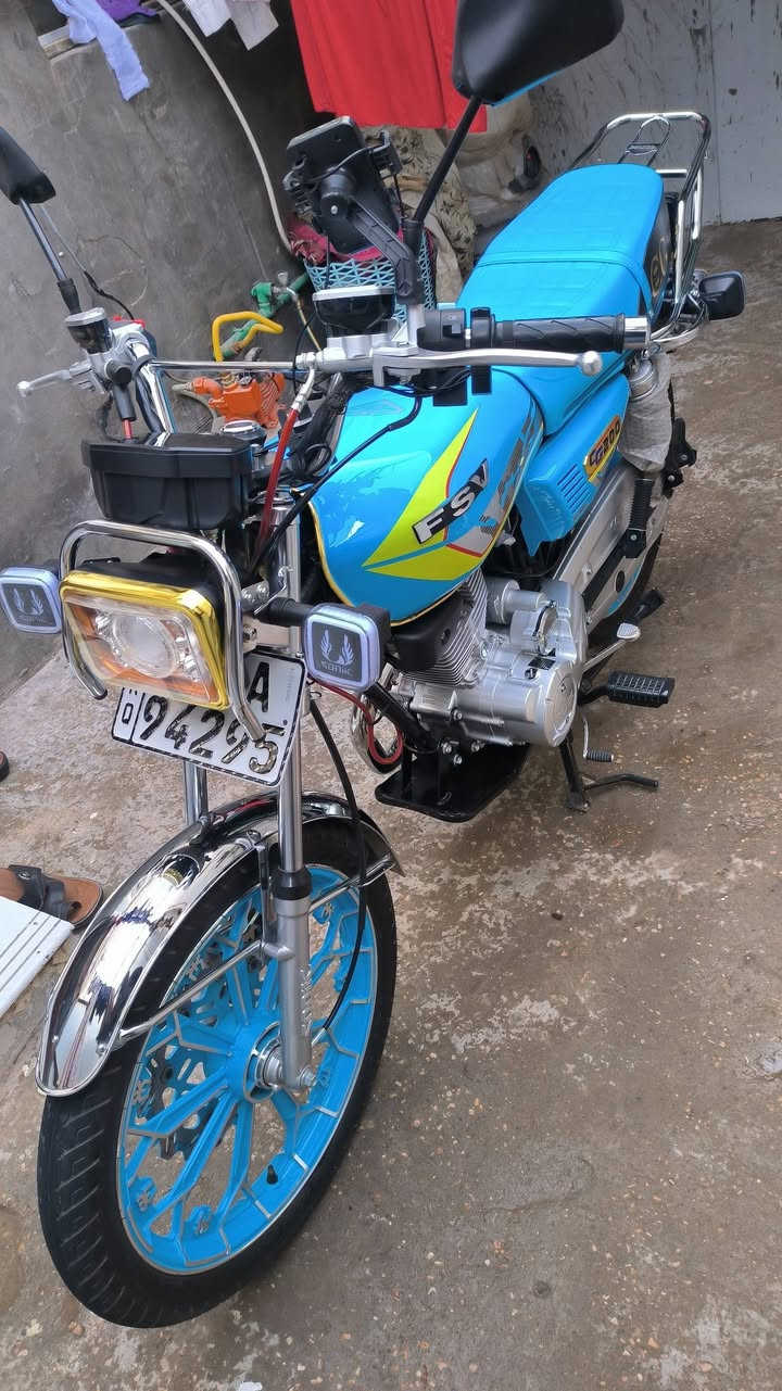 سلام عليكم دراجه سيفان  مديل 2026 دراجه جديده حيل محرك 200رقم نجف وسنويه ماخذه من العارضي سنويه بسمهم تروح ويا كبل تحوله  مكان الدراجه نجف / سعر مليون وخمسيمه وخمسين 1550بيه مجال رقمي***********
