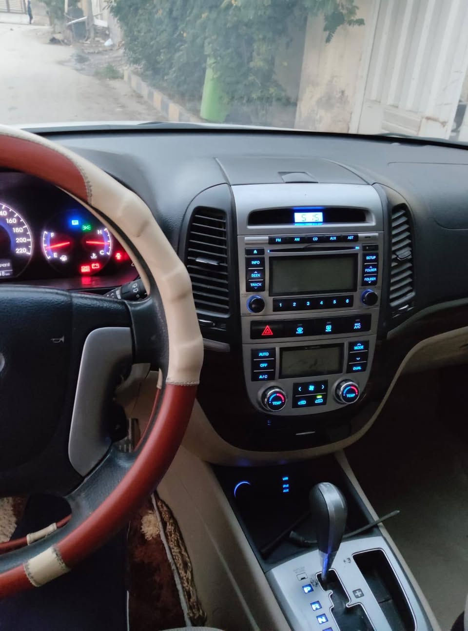 سنتافي موديل 10 رقم بغداد سته سلندر فتحة سقف ماشية 153 
***********. مكانها حلة
