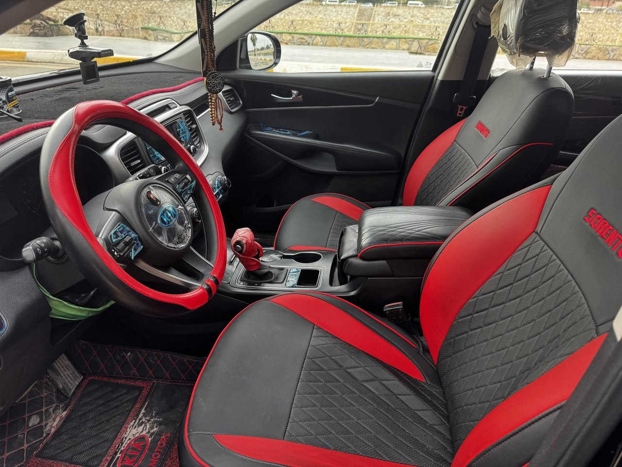 للبيع 
سورنتو 2017 وارد امريكي فئة LE
ماشية 51ميل فقط حقيقي 
رقم بغداد تحويل مباشر 
بيها صبغ بنيد وجنطة وجاملغ السائق 
كير محرك كفالة عامة 
 7 راكب 6 سلندر 
النظافة 100%
السعر 175 وبيها مجال 
صور الحادث مرفقات 

هاتف ***********
