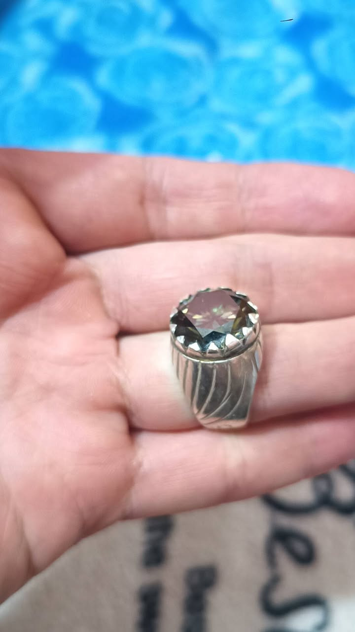 محابس حجر قديم وصياغه يدويه اغلبهن الي يدور قطع ثمينه كل واحد وسعره من 25الف الى ٨٥ الف


**إذا كنت صاحب هذا الإعلان وتريد حذفه لأي سبب، رجاءا أرسل رسالة إلى الدعم الفني**