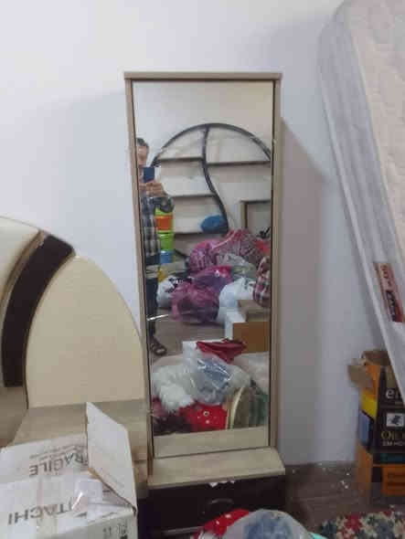 غرفت نوم البيع تركيه ٨ قطع سعر ٦٠٠ وبيع مجال ***********
