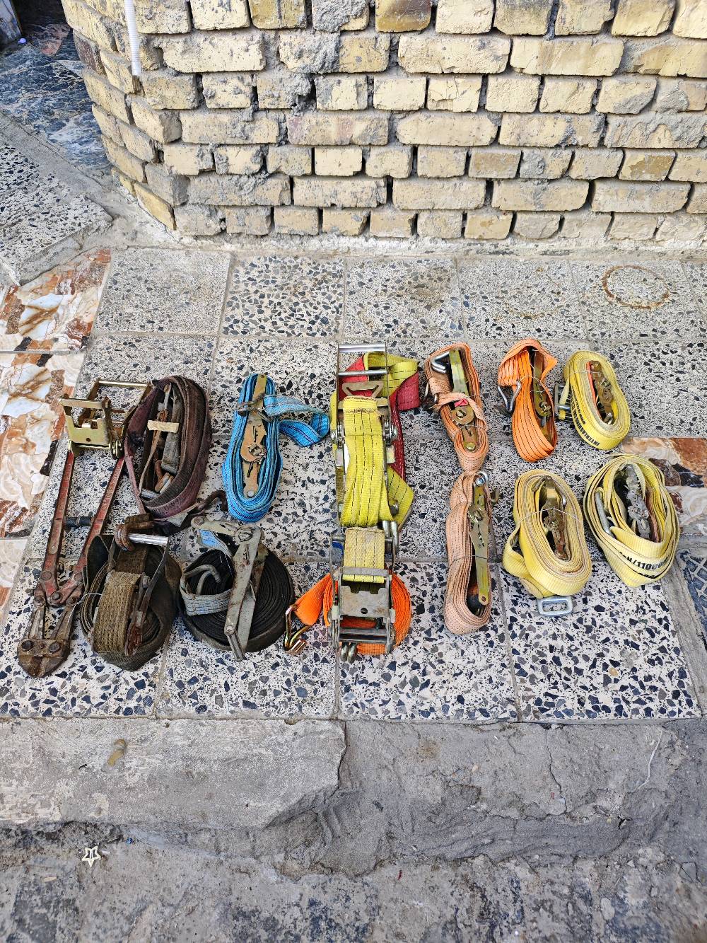 سيت ولف +ABS+سلف+سفايف ورواجز متنوعه +مقص حديد+جك عدد اثنان //اتصال (***********)