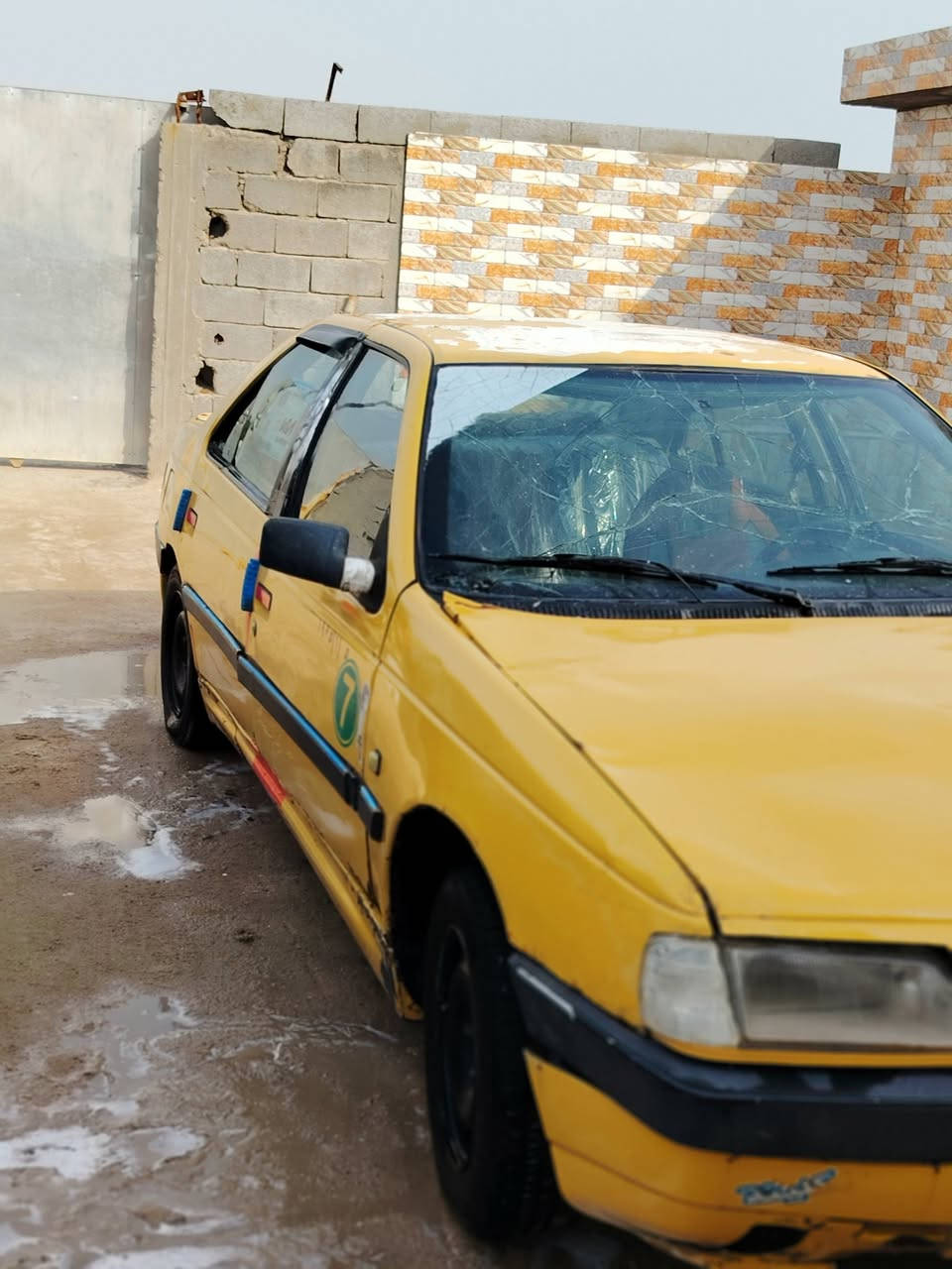 سلام عليكم بيجو اللبيع سياره نضيفه مابيه خياس تخم تاير مكينه وكير بلعقد 2012 راعيه موجود سياره حله من الصوره مكاني بصره الزبير السعر 15 وبيه مجال الستفسار ***********
