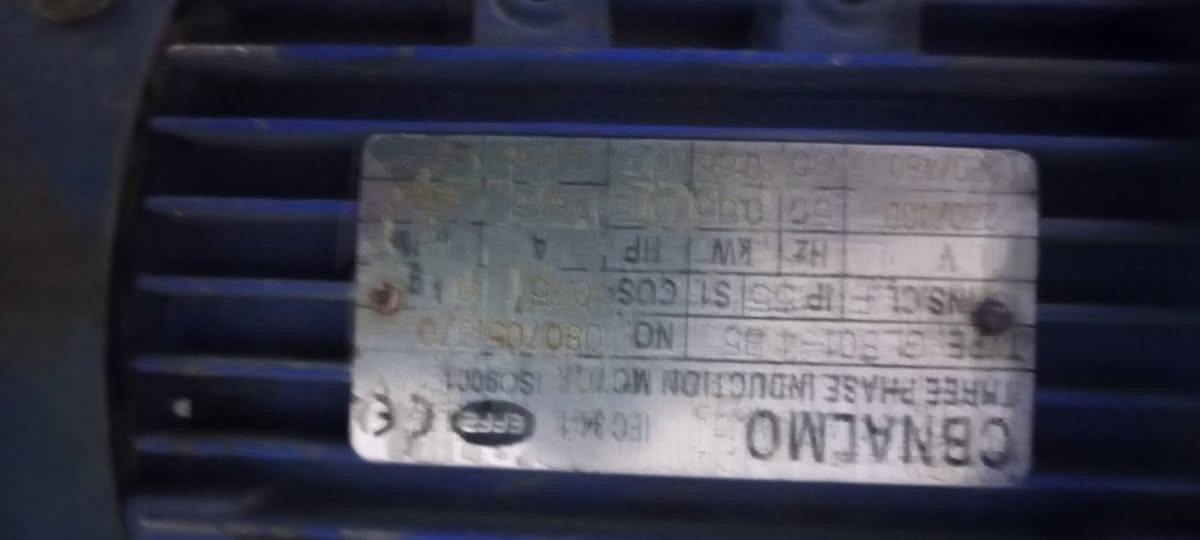 سلام عليكم لبيع مكينه مل فحم وياه قوالب دائري ومربع ***********
