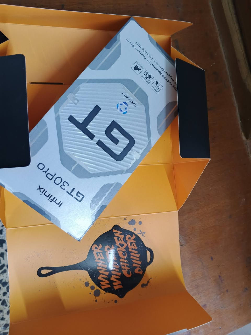 انفنكس جي تي 30 برو  ذاكره 265 بطاريه 100 مشتري جديد قبل سبوع بس حتاجيت واريد ابيعه اشتريته ب400 ابيعه ب350 وبي مجال مكاني بغداد الدولعي ***********
