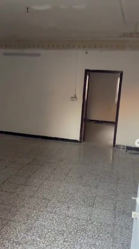 مشتمل طابق أول معزول يحتوي على غرفة مطبخ وصالة مشترك خدمات موقع الاعظمية شارع الضباط خلف جامع العساف سعر 450 عائله فقط 

***********
