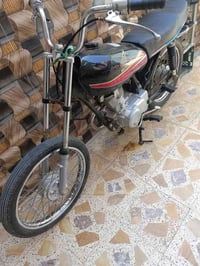 دراجه للبيع بدون وراق نضيفه 07760983558