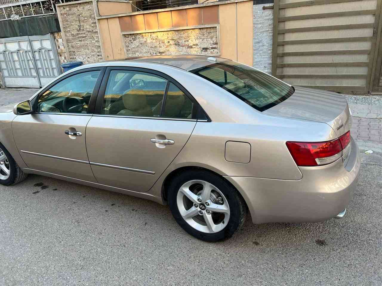 سوناتا وارد امريكي موديل 8 بسمي سنويه جديده
مكينه وكير جدد مال حاويه عل فحص ممفتوح بيهن برغي 
صدر امامي خلفي جديد 
تخم تاير جديد 
شاشه كامره دواره 
فتحه سلايت طكتين
كشنات كهرباء 
مري كهرباء 
ويل كب نجمه 
حساسات خلفيه 
تبريد ثلج سياره ليبل واحد حادثهه جاملغ مال سايق بدون دواخل بيهه صبغ 3قطع اثر جراد وين ميعجبك افحص 
سعرهه 100 وبيهه مجال ولميعجبه السعر يعبر المنشور سياره مصروف عليهه مابيهه نقص برغي مكانهه بغداد العبيدي قرب التربيهه ليحب يتصل ***********
