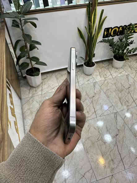 السلام عليكم 
15 برو ماكس 
ذاكرة 256
بطارية 89
دبل خط ZA
مبدل شاشة نوعية وسط
الباقي مكفول
سعر 775 بي مجال قليل
تواصل ***********
