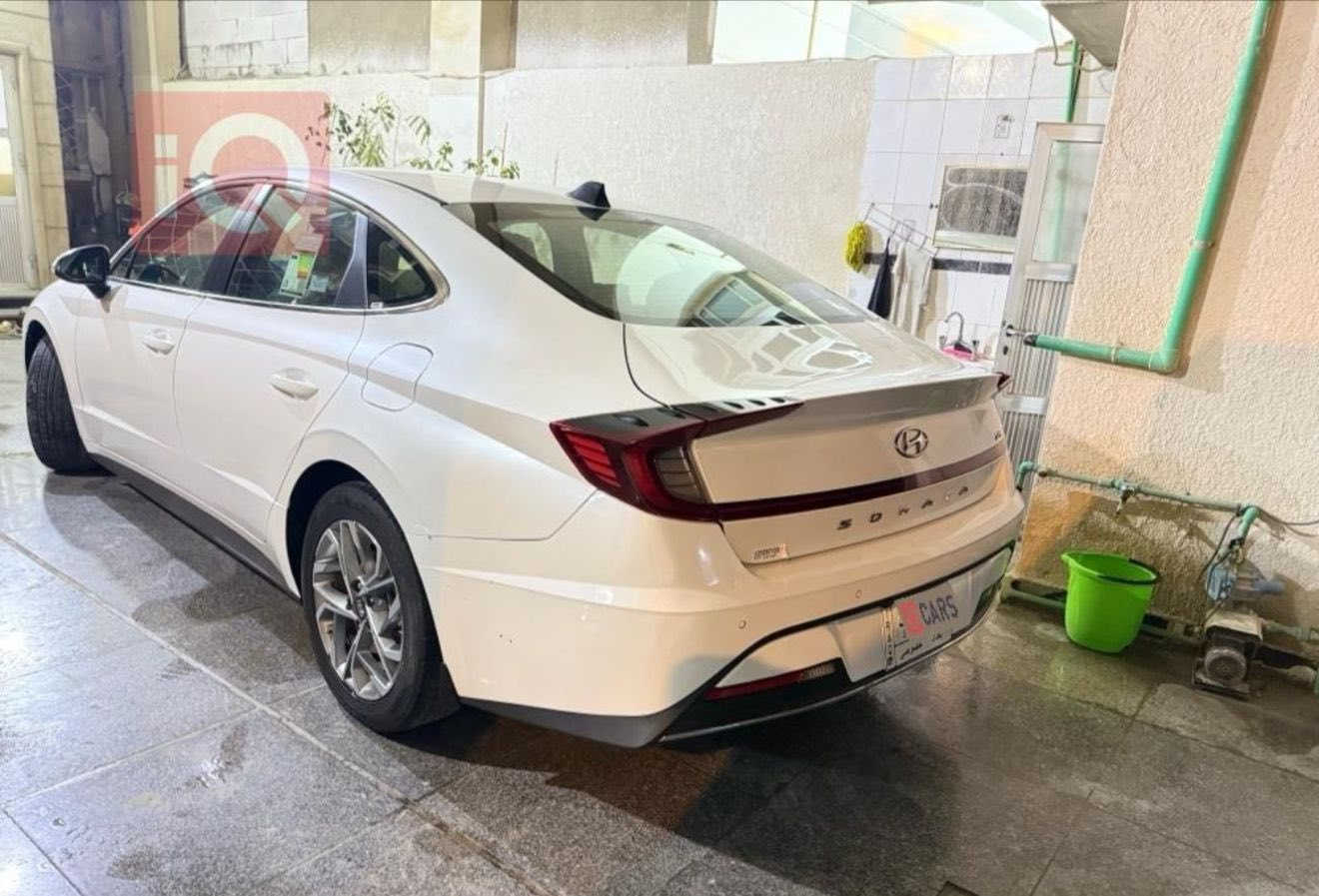 السلام عليكم سوناتا ٢٠٢٠ خليجي                                        
 � سوناتا 2020 خليجي

 • محرك 2500 سي سي مكفول
 • نص فول
 • السيارة كانت أقساط معاملته بغداد وتم تسديدها بالكامل
 • تحويل حر باسم المشتري
 • ضربة خفيفة بالجاملك الخلفي (بحدود شبر) فقط، وباقي السيارة مكفولة
 • كفالة عامة من التبديل والتصليح والفتح
 • الممشى: 88 ألف كم

📍 العنوان: البصرة – الأصمعي
💰 السعر: 180 وقابل للتفاوض البسيط

📞 للاستفسار:
***********
