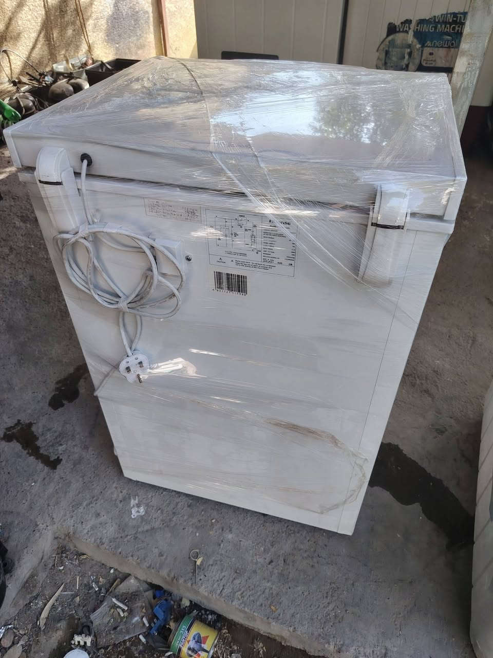 سلا عليكم مجمده مستعمله ٥قدم ١٠٠ الف الشعب حي البساتين ***********
