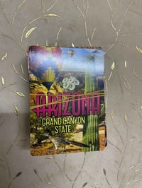 بعيد عن التلفونات،،ورق لعب بهذا الشكل كلش حلو كل ورقه مرسومه ومشروح عل...