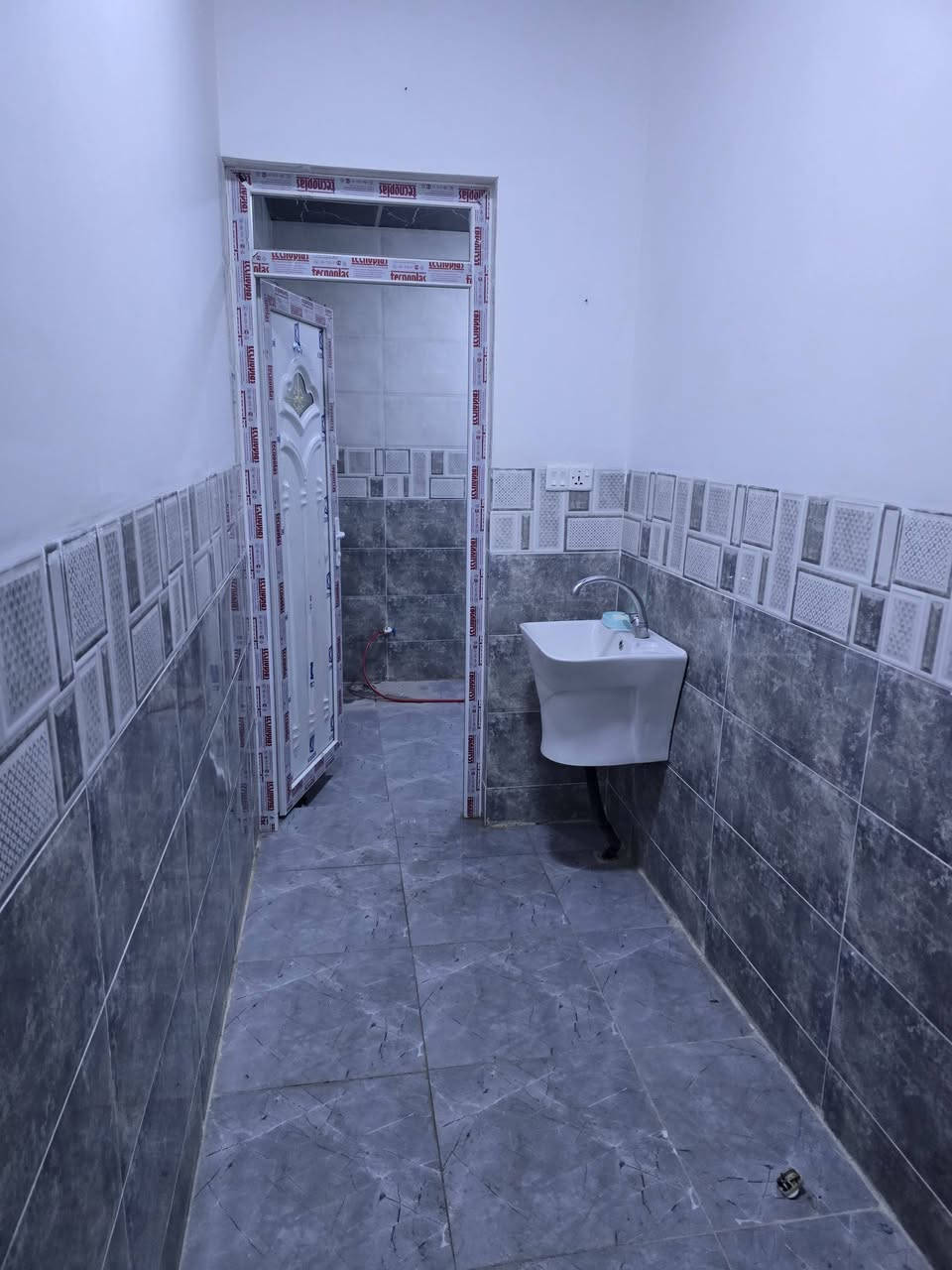 ‏الإيجار شقة طابق ثاني
‏حي الصحة مقابل حي دوميز جانب الأيسر من مدينة الموصل
‏المساحة 200 متر والسعر 250
‏غرفتين وهول ومطبخ مشتملات 
‏بناء حديث سيراميك
***********
***********
