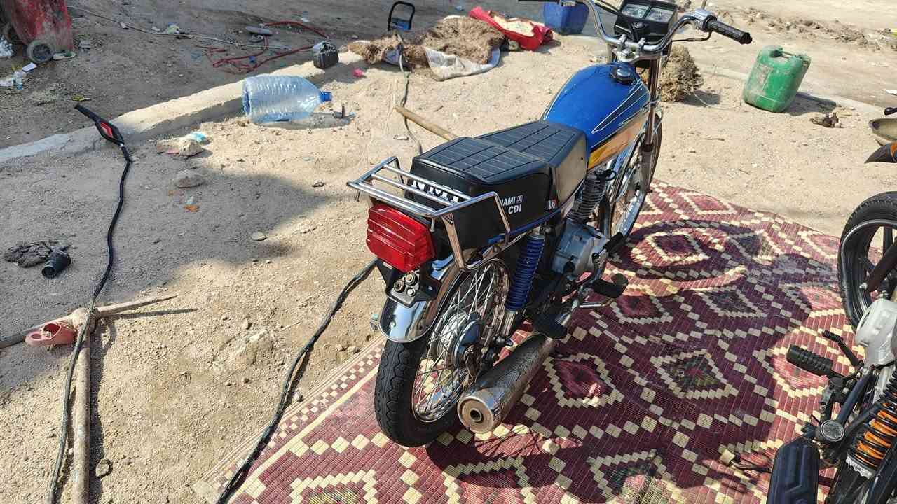 السلام عليكم دراجه اراني ادوات  للبيع دراجه نضيفه وخير من الله  ومابيه اي نقص كهربائياته كله شغاله   مكانه لسعر 450 وبيه مجال  لهارثه لطاقه  ***********
