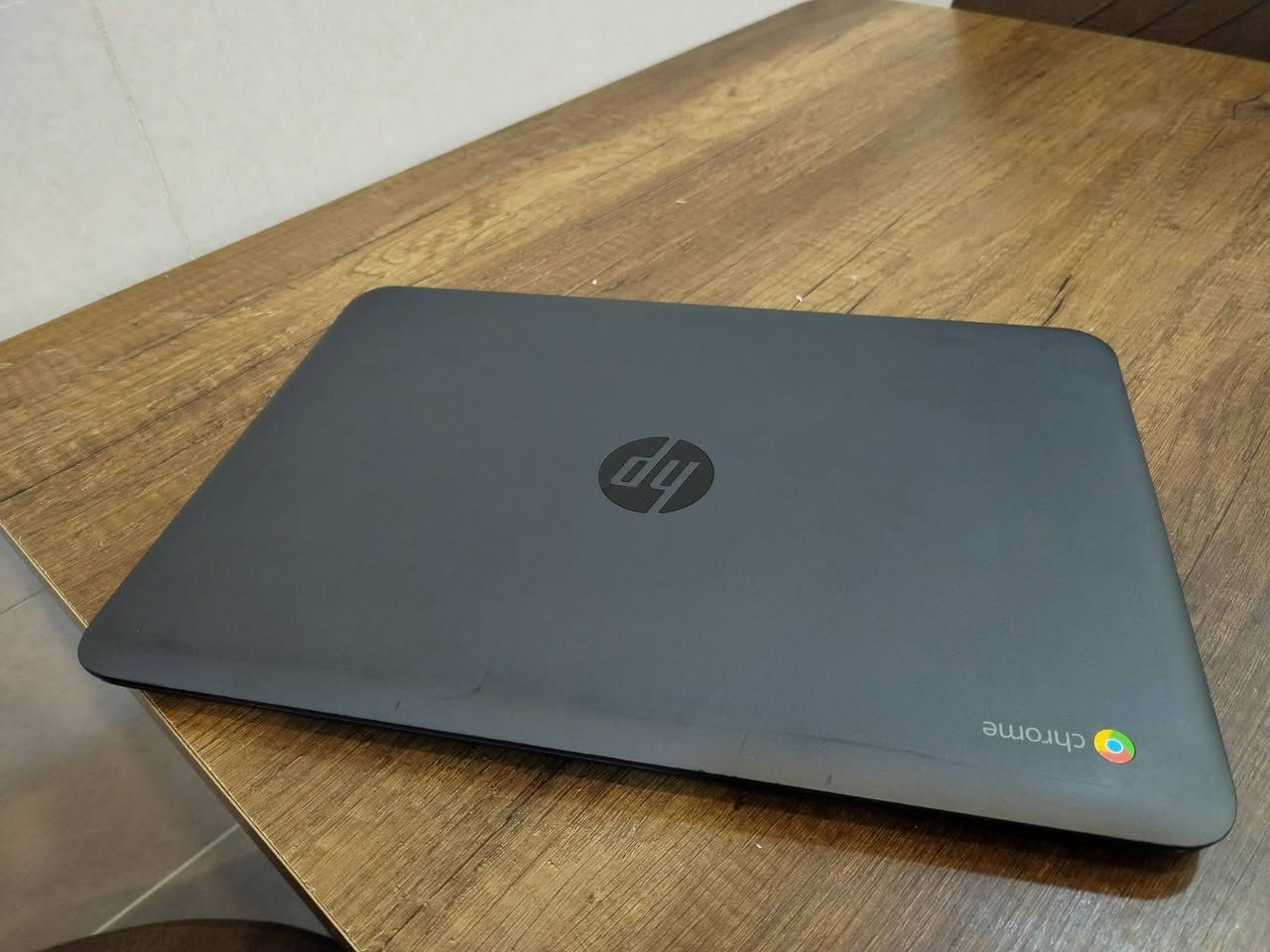 السلام عليكم لابتوب للبيع او للتبديل بهاتف   لابتوب نضيف + شاحنته الاصليه مالته وياه  وياه  و اي تفاصيل او ستفسار    واتساب ***********  ❣️
