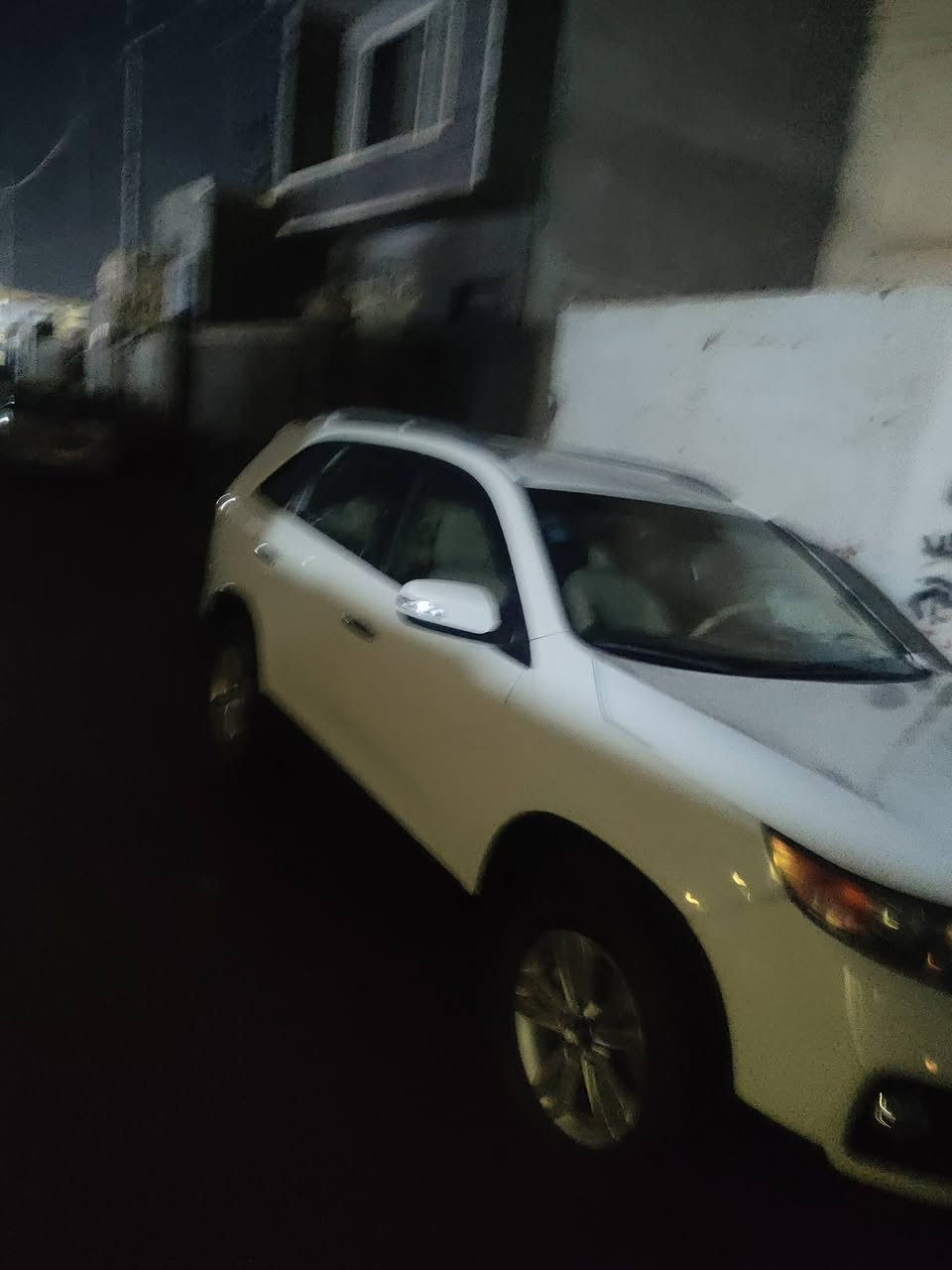 سورنتو 12 خليجي 7راكب مكينه 2400مصبوغه عام جاهزه مجهزه بسمي رقم مميز حديث هزه جديده رقم واسط تحويل ثاني يوم السعر 100قفل بدون عمله اليعجبه السعر يتصل مكان السياره ديوانيه المركز *********** السياره احلى امنصور تجي وتشوف اتصل ونطيك التفاصيل كامله
