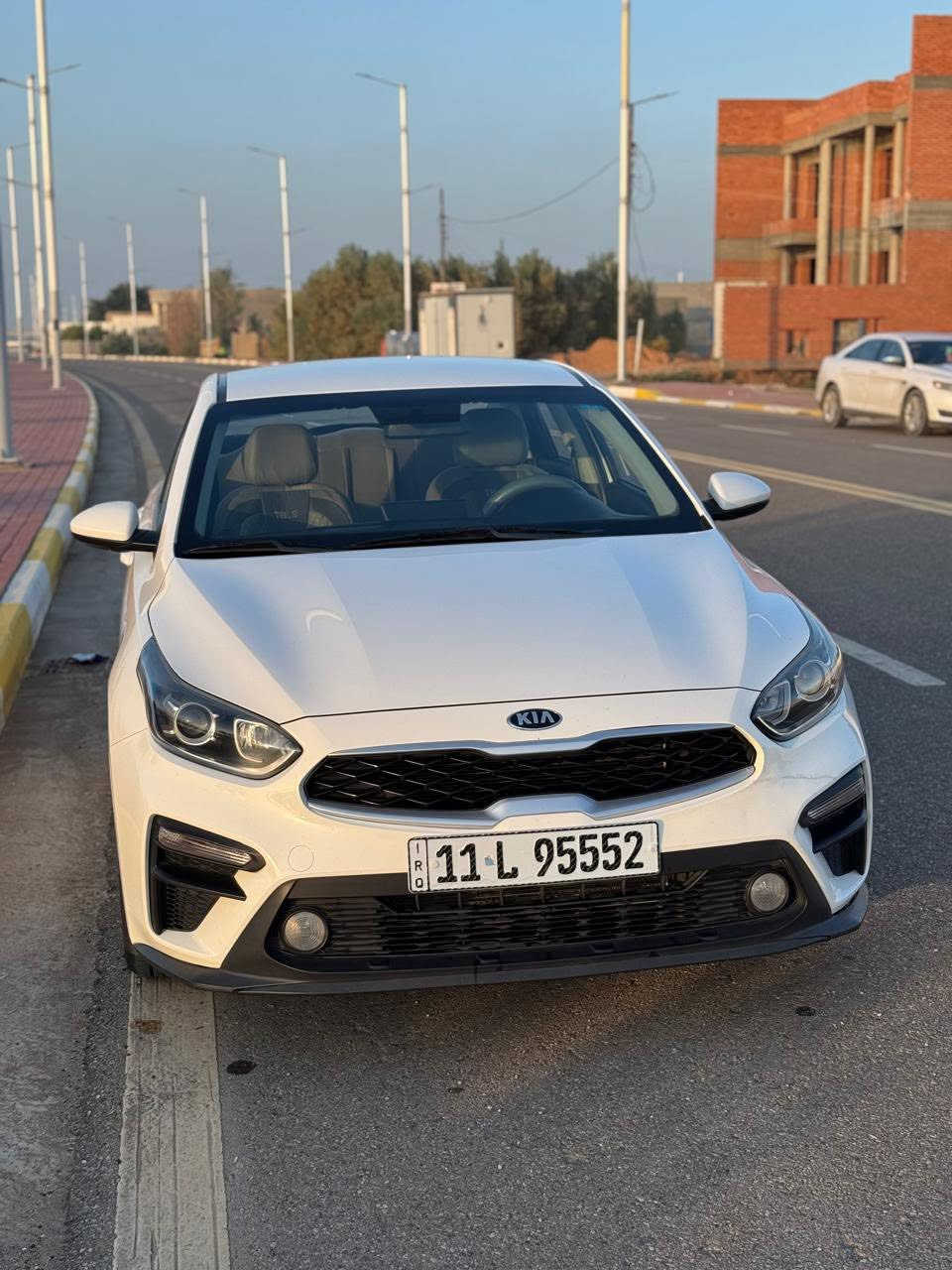 سلام عليكم سيراتو موديل 2021
المواصفات مكينة 1600cc

ام الضمان وكالة المجموعة الدولية العراقية

كاملة بدون اي نواقص السيارة كلش حلوة 

گير ومكينة مكفولات بيها شوية بارد مذكور بالسونار 

السعر 15700$ بيها مجال 157 ورقة

العنوان الانبار شارع الجرايشي 

(اخواني الاتصال عالهاتف اني مكلف بالنشر)

*********** رقم صاحب السيارة موجود واتس اب
