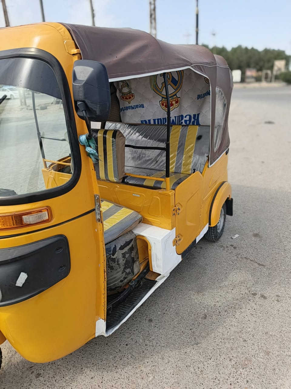 تكتك للبيع رقم نكليزي 22
مجفته تجفيت شركه 
بيه ضربه بلقد شبر وبيه ضربه فوك الجاملق الخلفي
سعر ٧ونص ***********
