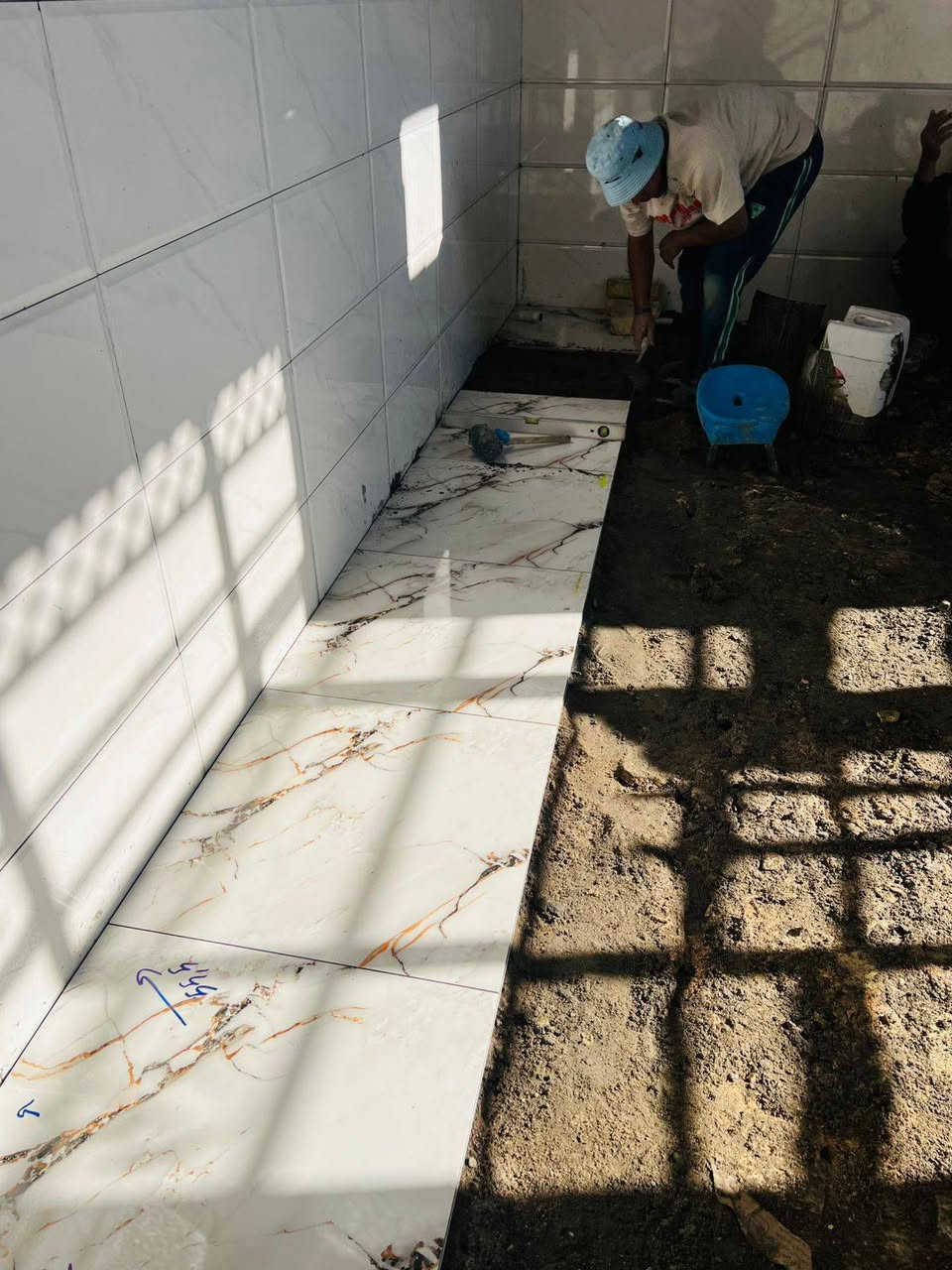 خلفه سرميك ناصريه مركز متر جداري ٨ورضي ٧ ***********
