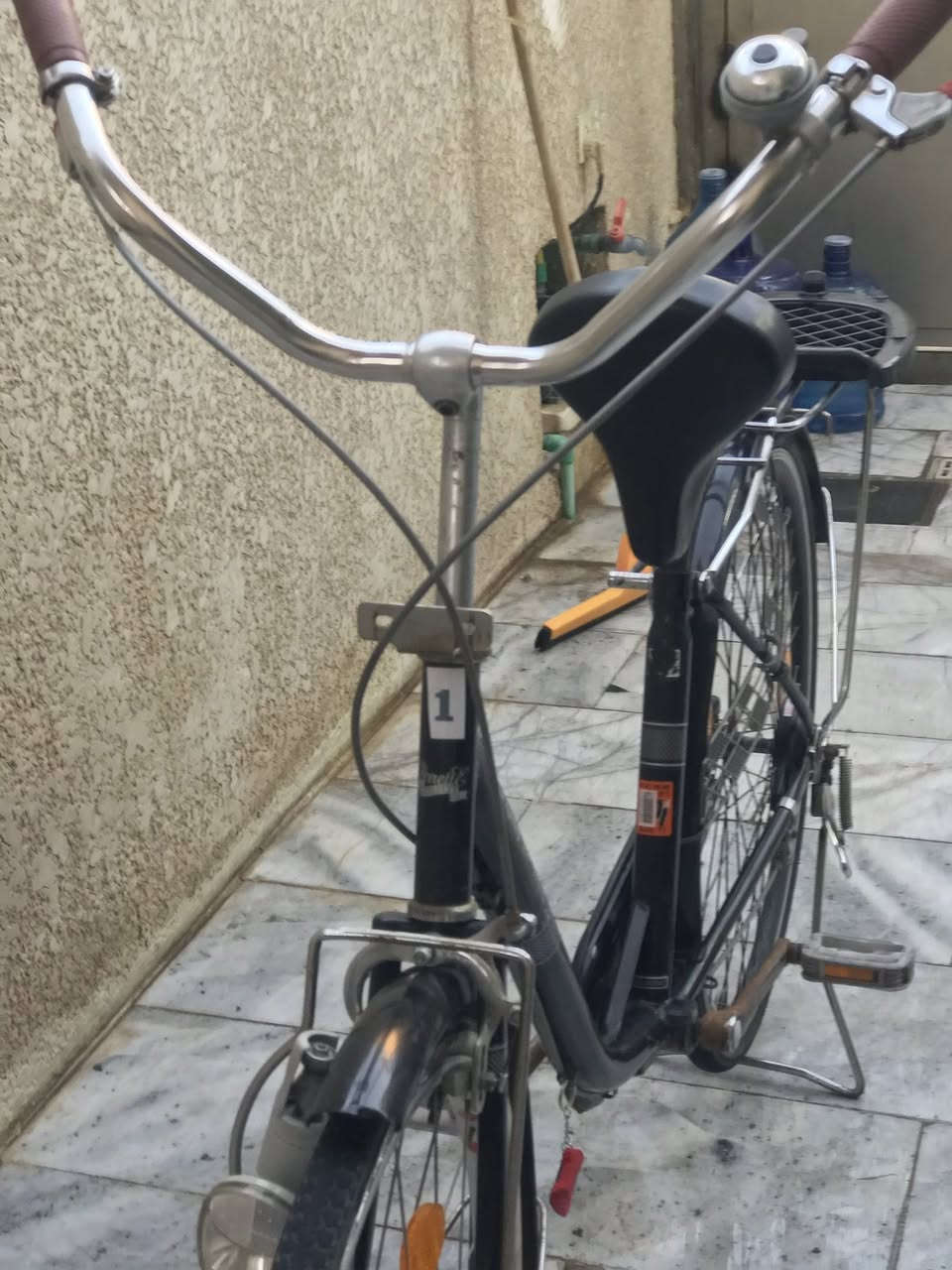 سـلام عليـكم🙋.
بـايسكل لـلبيع🌸.
نـوع البايسـكلل:موزه🥷.
الحـجم:26❤️.
السـعر75وبي مجال🌹.
النـظافه: مابي نقص برغي فقط الويل الوره مبدل لكن الامامي الاصلي موديل2018
الـون:اسـود⚫️.
الموديـل:2018🪬.
تـواصل:مـاسنجر او واتساب الرقم***********.
غـراضه:كـلهن مـوجوده.🍃
ومكـفول من السـرقه💆.
فـقط بـيع بـدون مـراوس😌.
ومـع السـلامه👋🏻.
