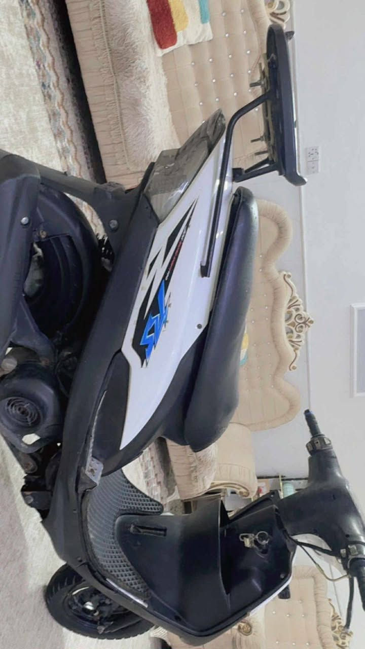 سلام عليكم دراجه ماكس عدله 120 ماناقصه شي الدراجه كله بلاديه كهربائيات هندر سلف ضوه اشاير شغالات نكره بكل وقت .دراجه بيع اومراوس شعندك نزل للتواصل خاص او عرقم***********
