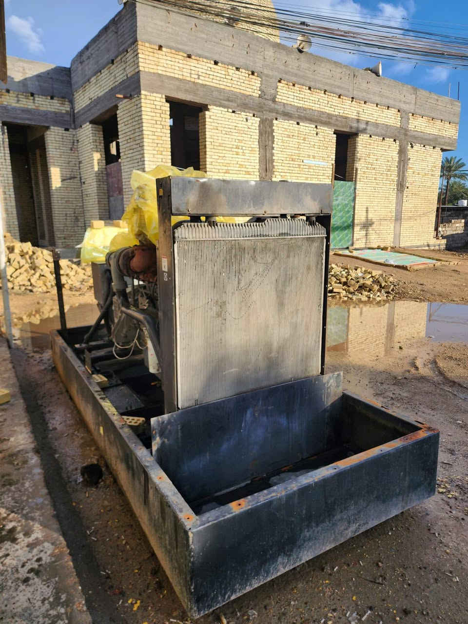 السلام عليكم مولد بيركس 2300 راس توليد 400 كي في للبيع مولده على الحمل مكان المولد عواريج قرب اقواس بغداد مولد كاتب لاستفسار ***********
