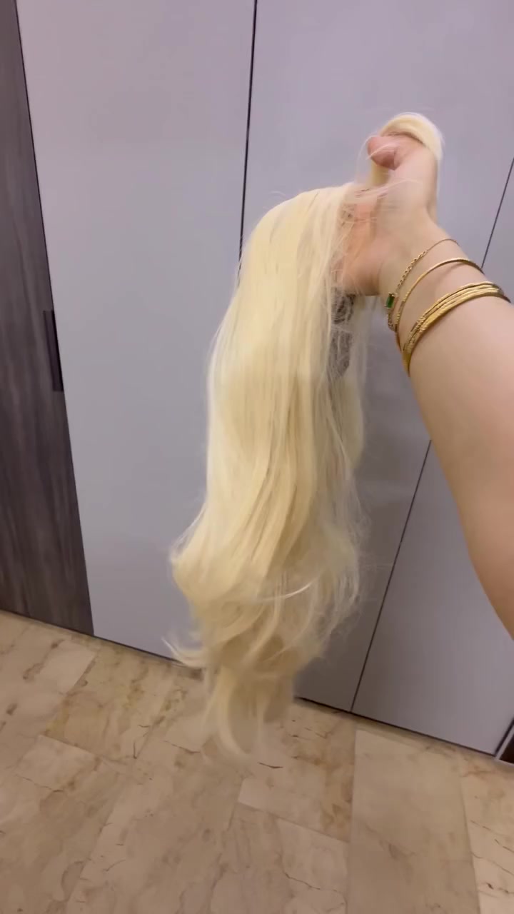 عندي هاي الباروكه الشقره طولها لنهاية الظهر
وتنفرك من كل الاتجاهات وبيها كذله 
للعلم الشعر مو طبيعي الياف


**إذا كنت صاحب هذا الإعلان وتريد حذفه لأي سبب، رجاءا أرسل رسالة إلى الدعم الفني**