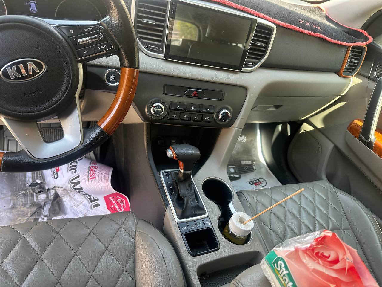 سبورتج 2019 خليجي محرك 2400 gdi 
الباب خلف الصدر مبدل وصبغ جاملغ الخلفي
كفالة محرك وكير
كامرا   داخل صاج جنطة وجام كهرباء
داخل جلد
بصمة تشغيل
السيارة جاهزة بدون اي نقص
السعر 16,800$
رقم أربيل سنوية باسمي
للاستفسار
***********
