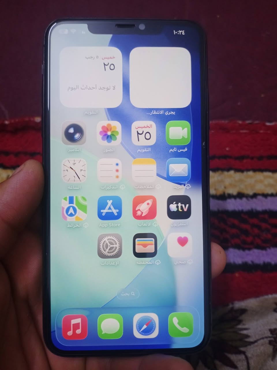 السلام عليكم 11برو ماكس قطعة نضيفة كلش  بطارية 77 مراوس بدراجة  ***********
